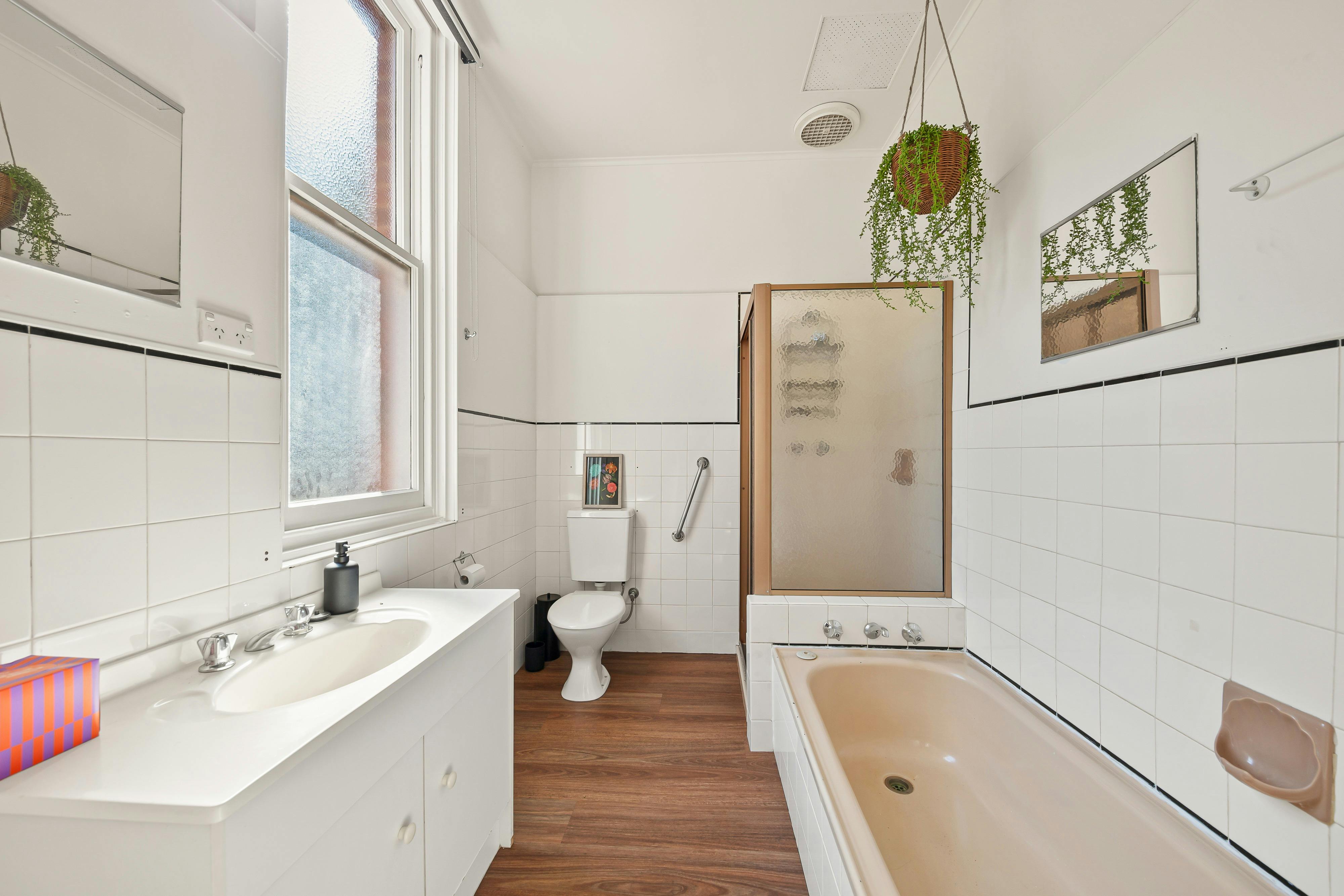 Bath, seperate shower, toilet, vanity