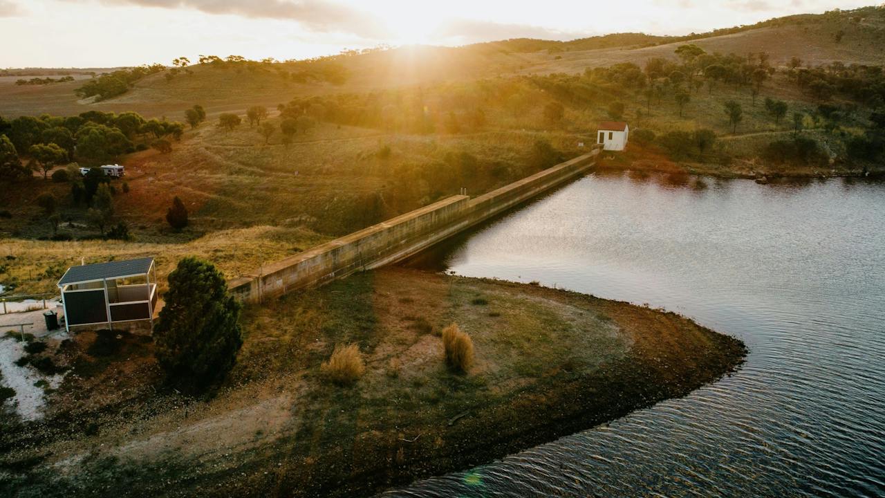 Weir