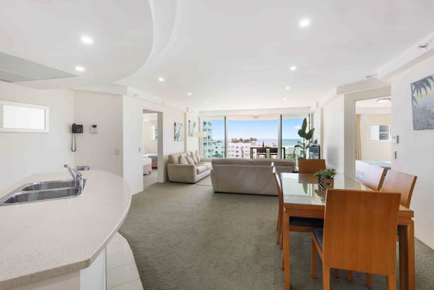 Deluxe 2.5 Bedroom Spa Apartment - Ocean View