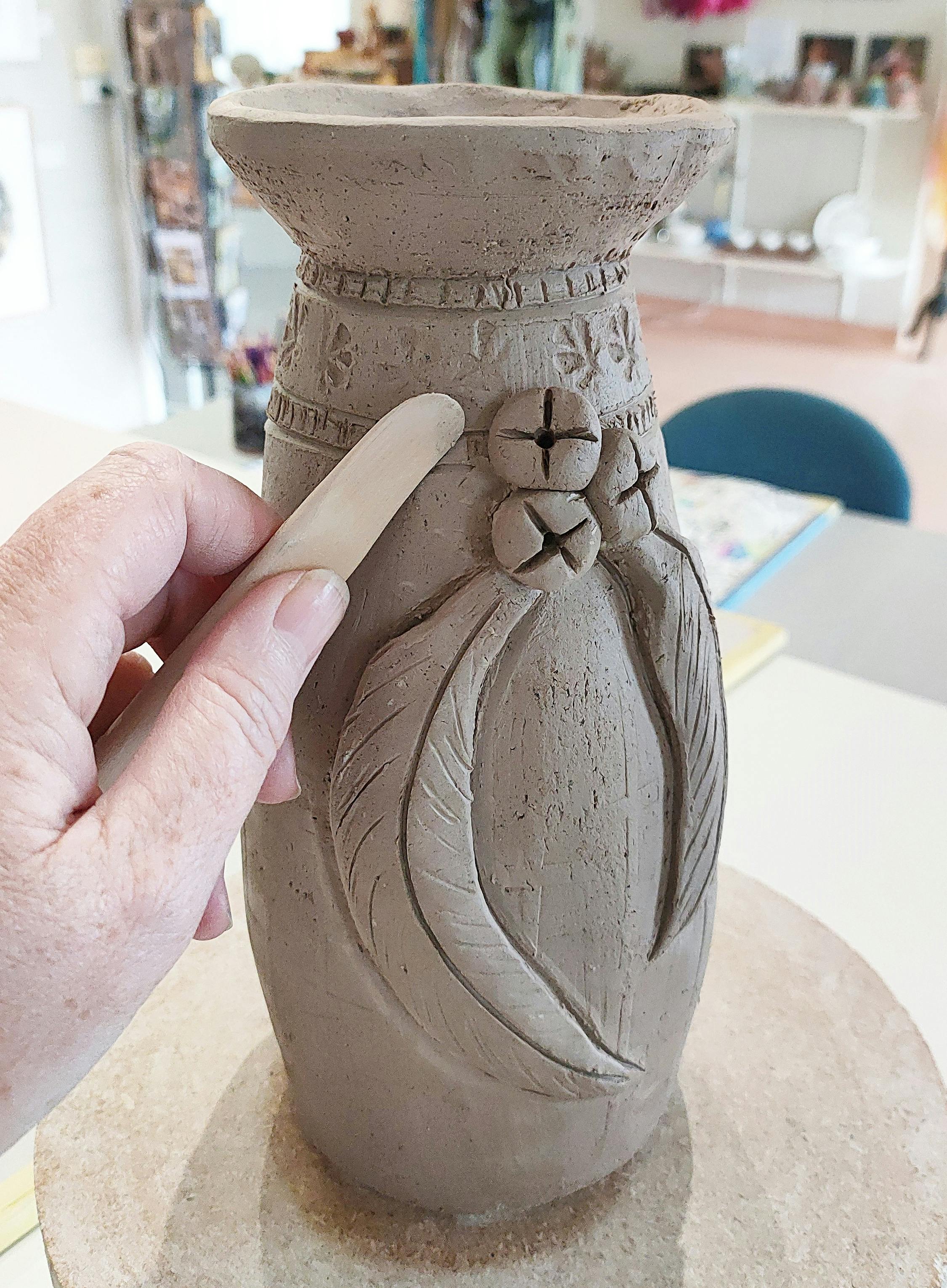 Vase with sprig decoration - Clay Workshop image