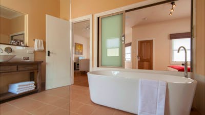 Double bath in The Heron