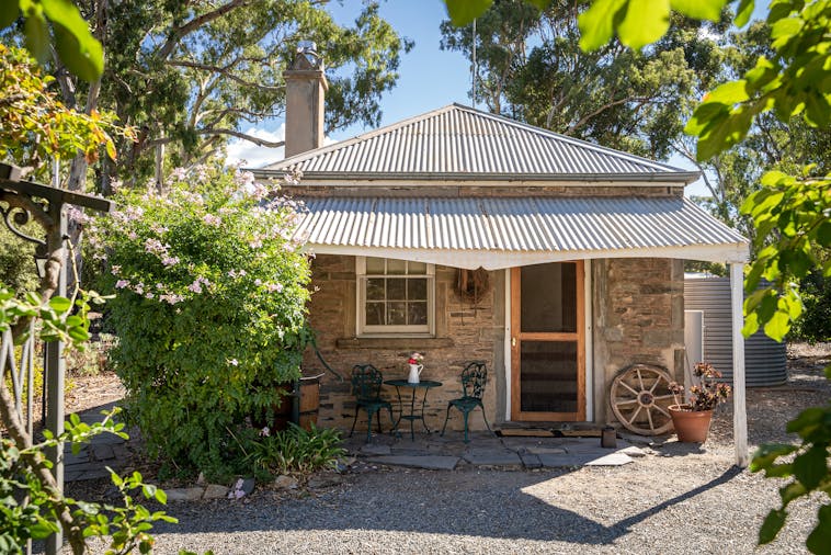 Reillys Wines Heritage BB Cottages