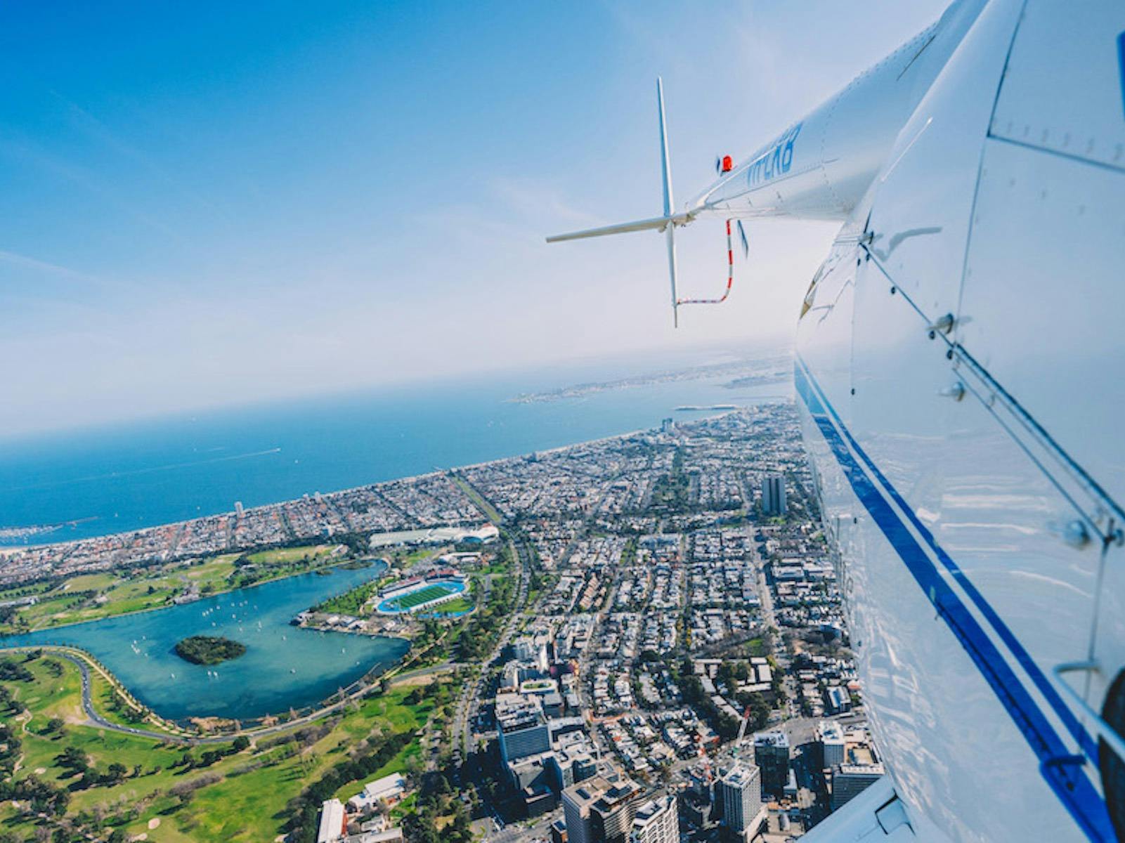 melbourne helicopter tour over albert park lake