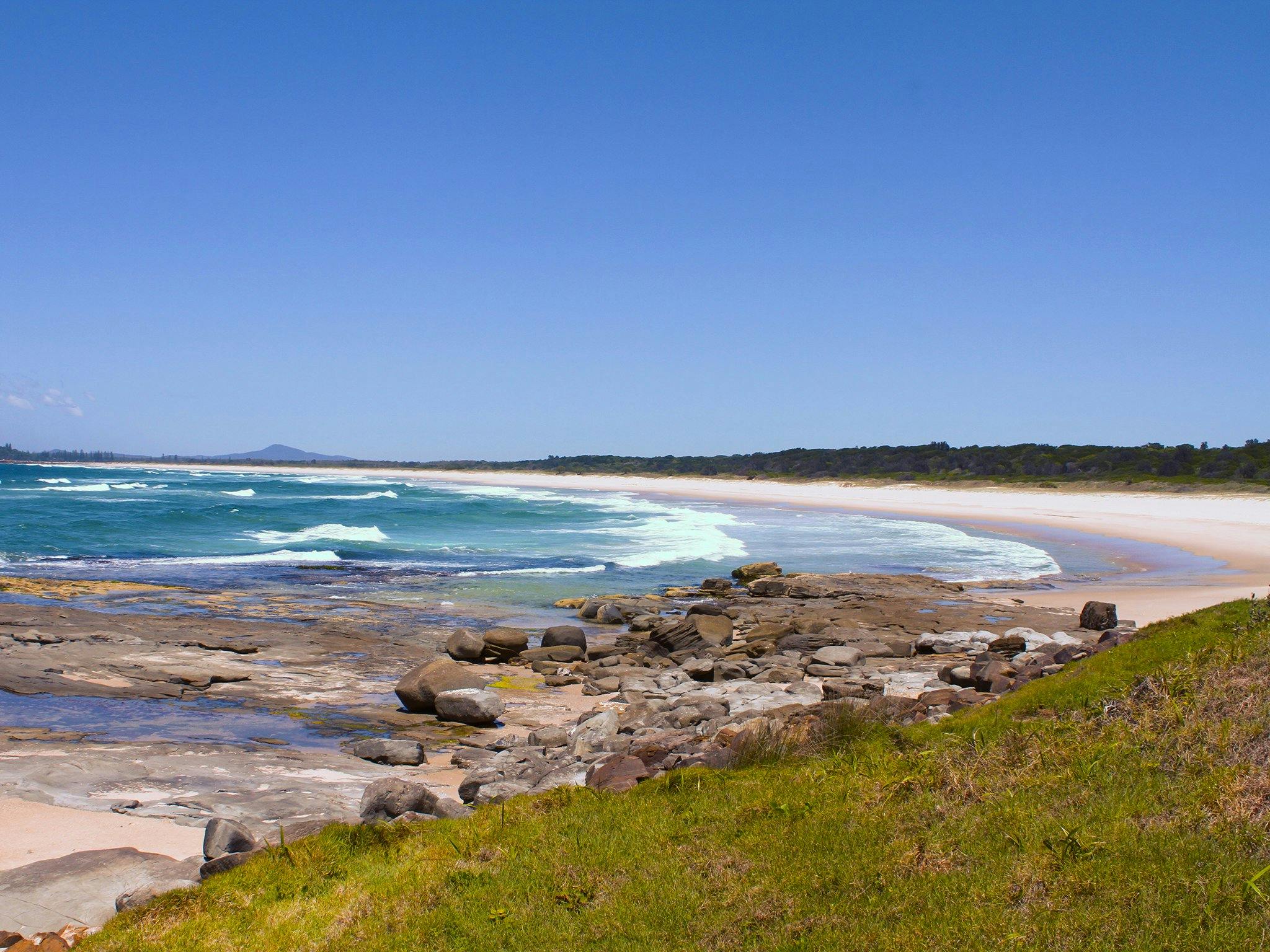 iluka-main-beach-nsw-holidays-accommodation-things-to-do