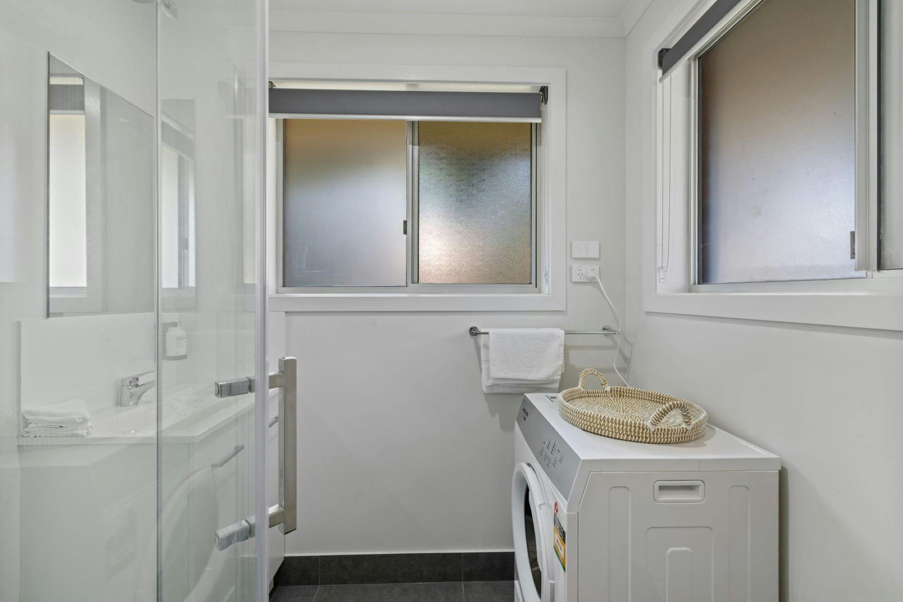 2 Bedroom Courtyard Unit Bathroom