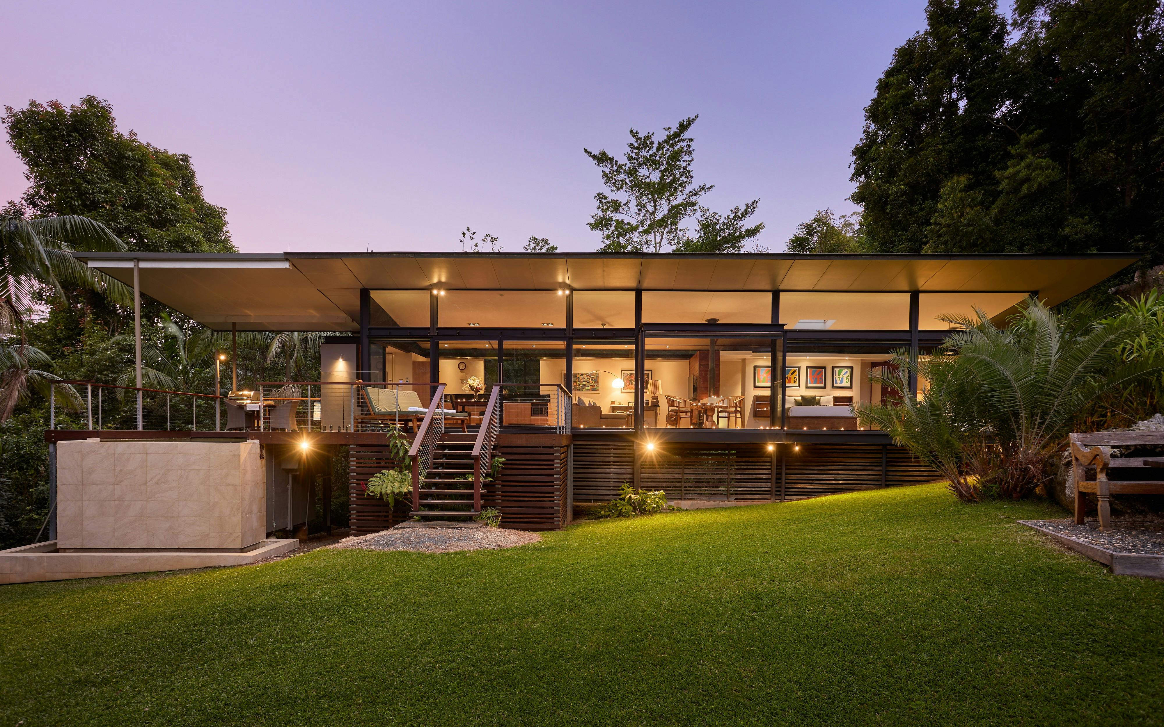 선셋에 온수 플런지 풀이 있는 Mountain View Lodge