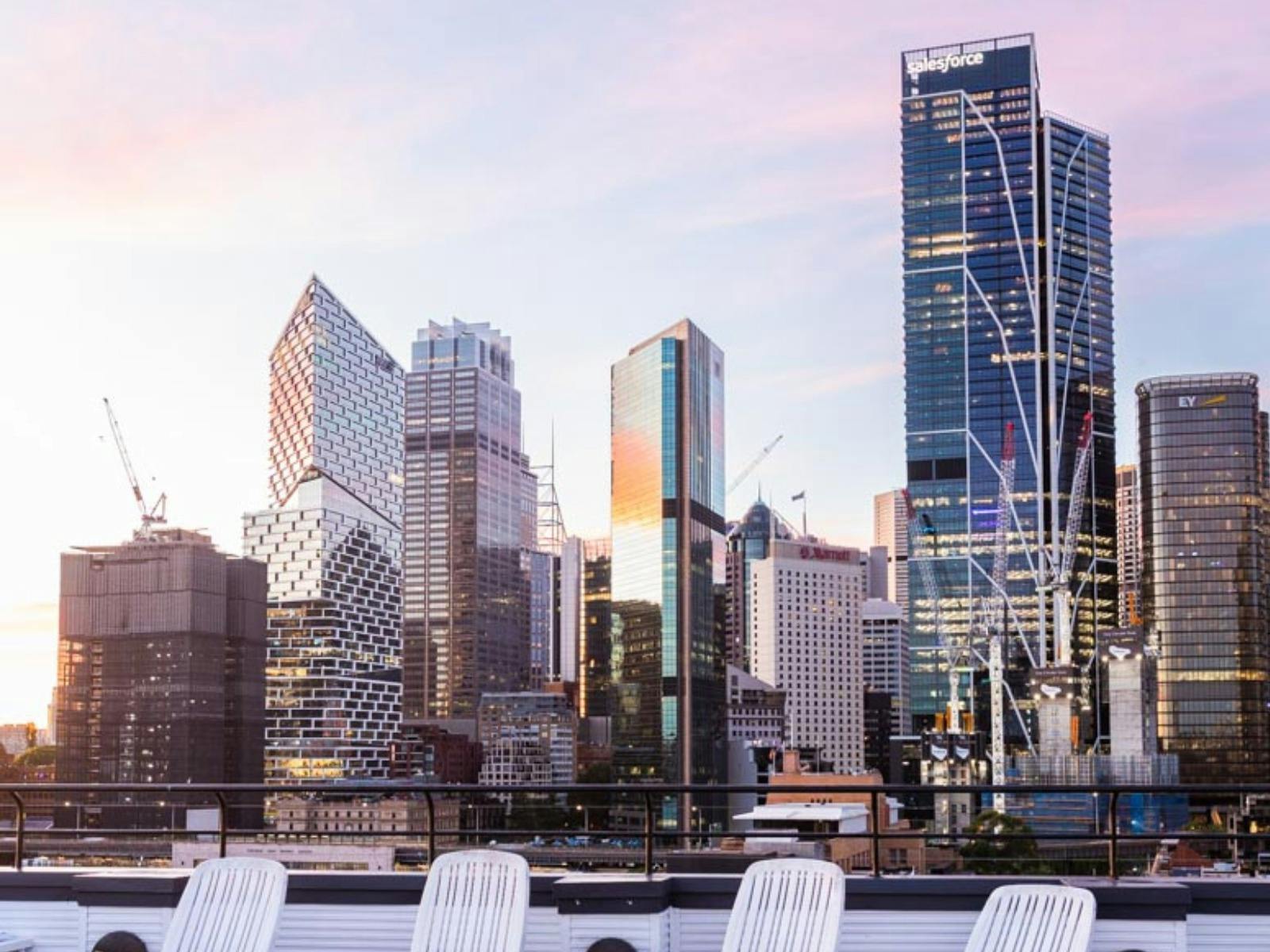 시드니 하버 호텔 루프탑 수영장 시드니 시티 스카이라인 전망