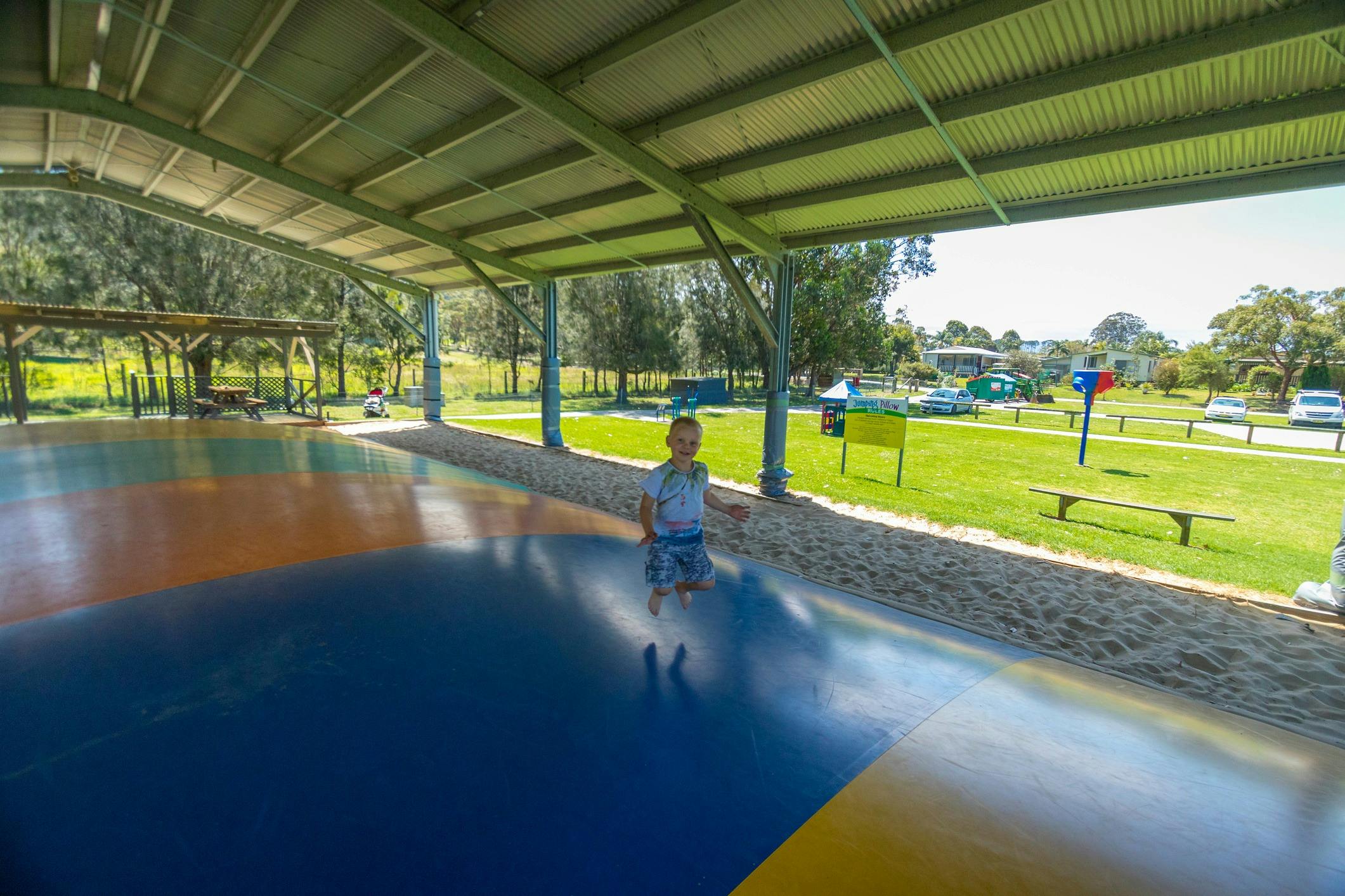 잠복 점핑 베개