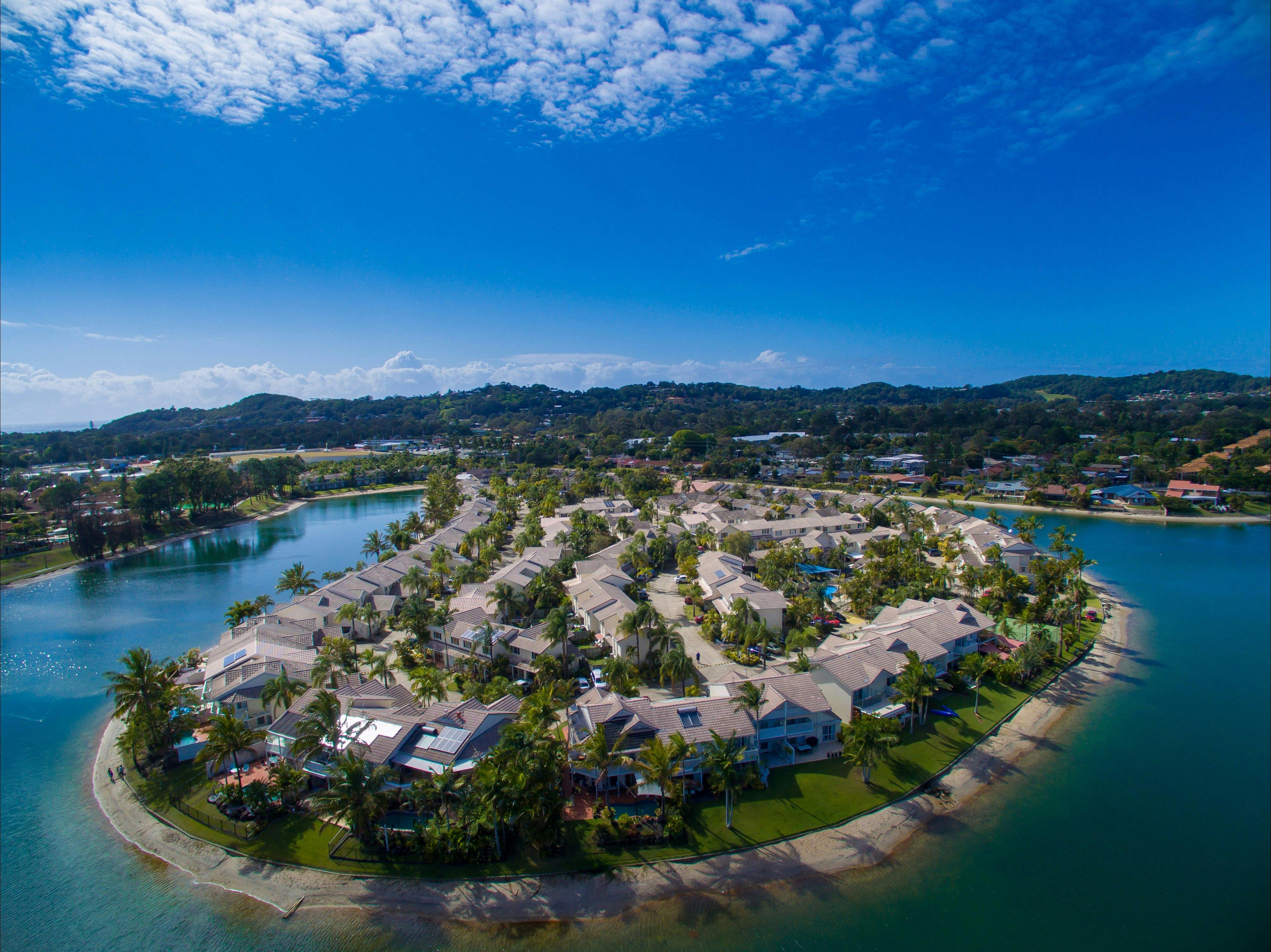 Isle Of Palms Resort - Accommodation - Queensland