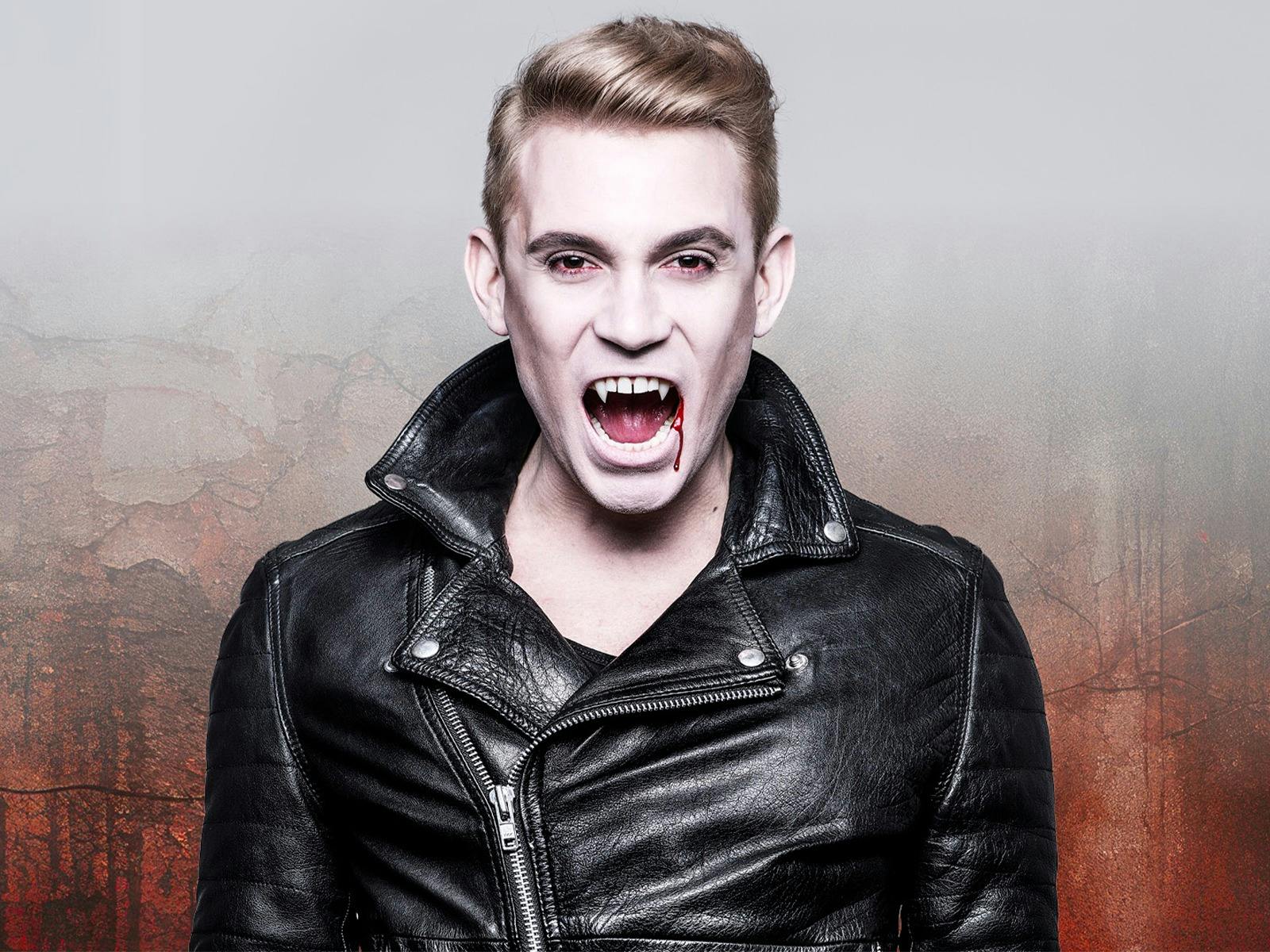 Shake & Stir Theatre Co - DRACULA