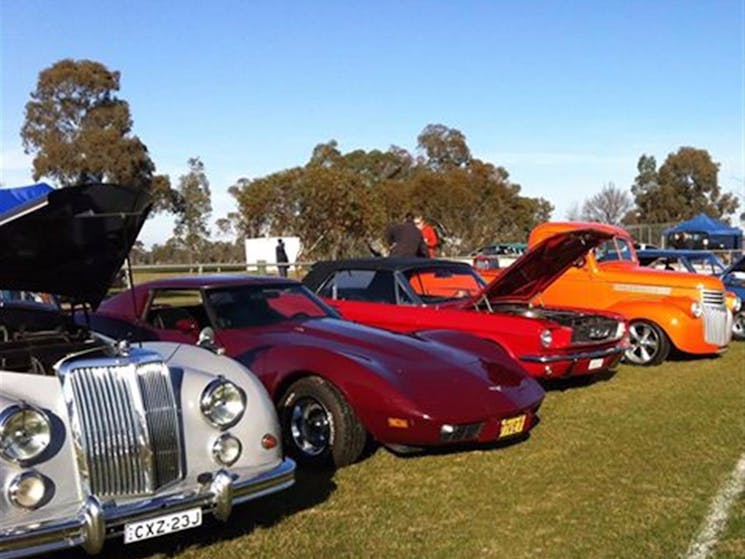 Walla Walla Show n Shine and Swap Meet NSW Holidays &