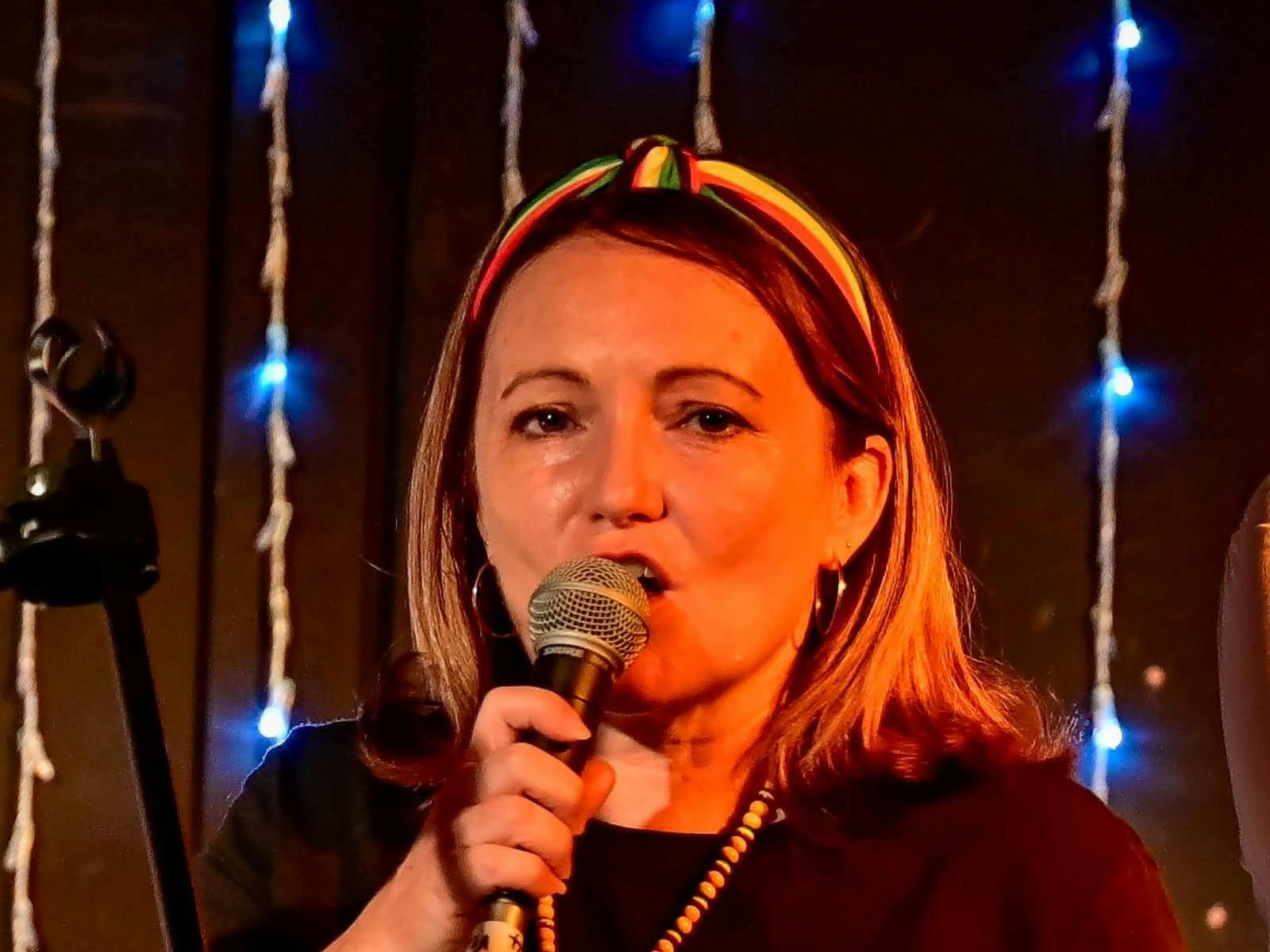 Songwriters Showcase - Lisa