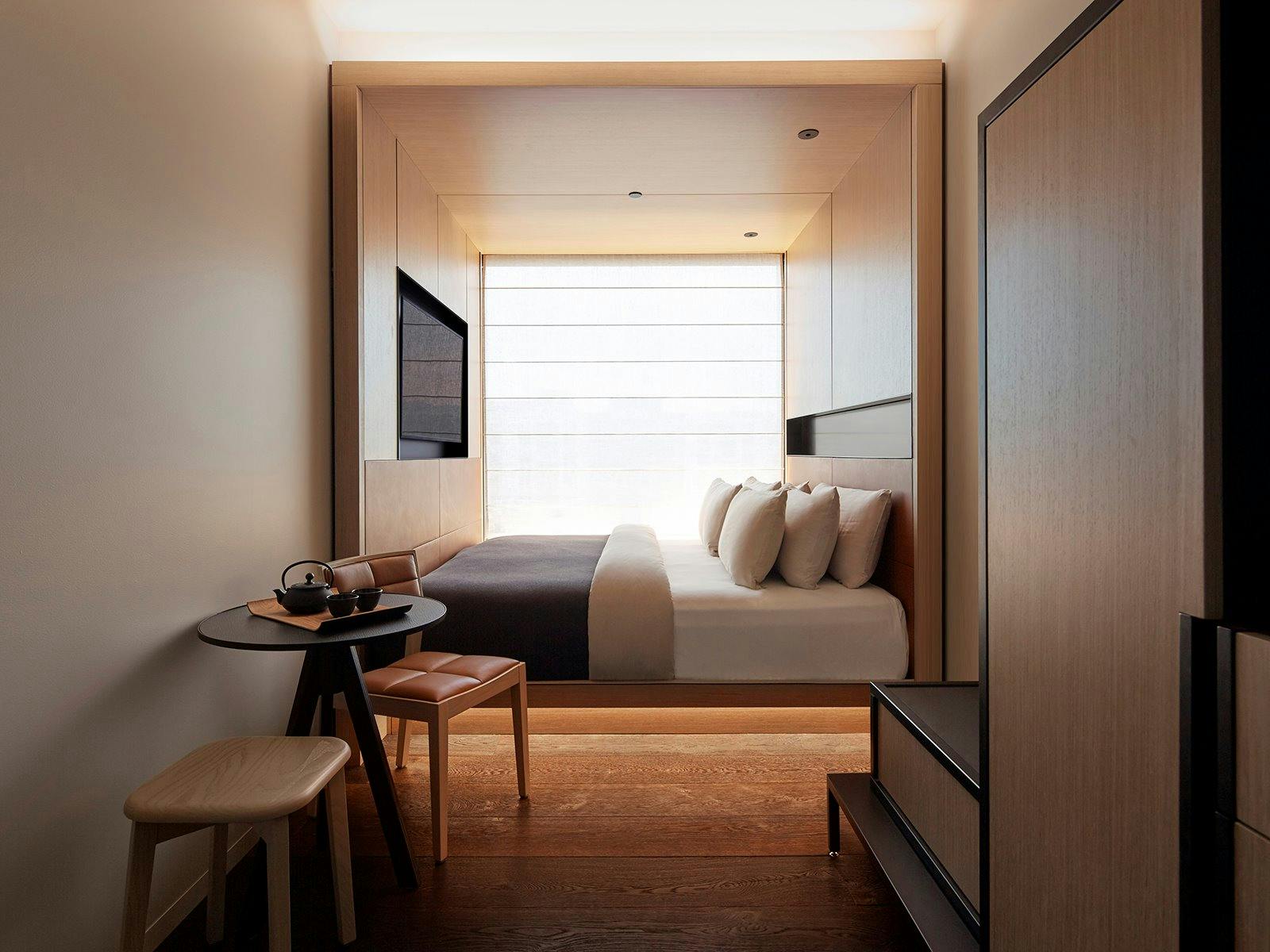 Little National king room