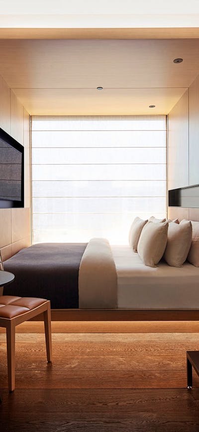 Little National king room