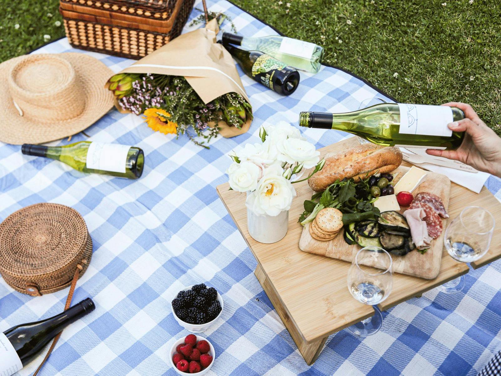 Thomas Wines Spring Semersion Table Picnic Rug and Wines