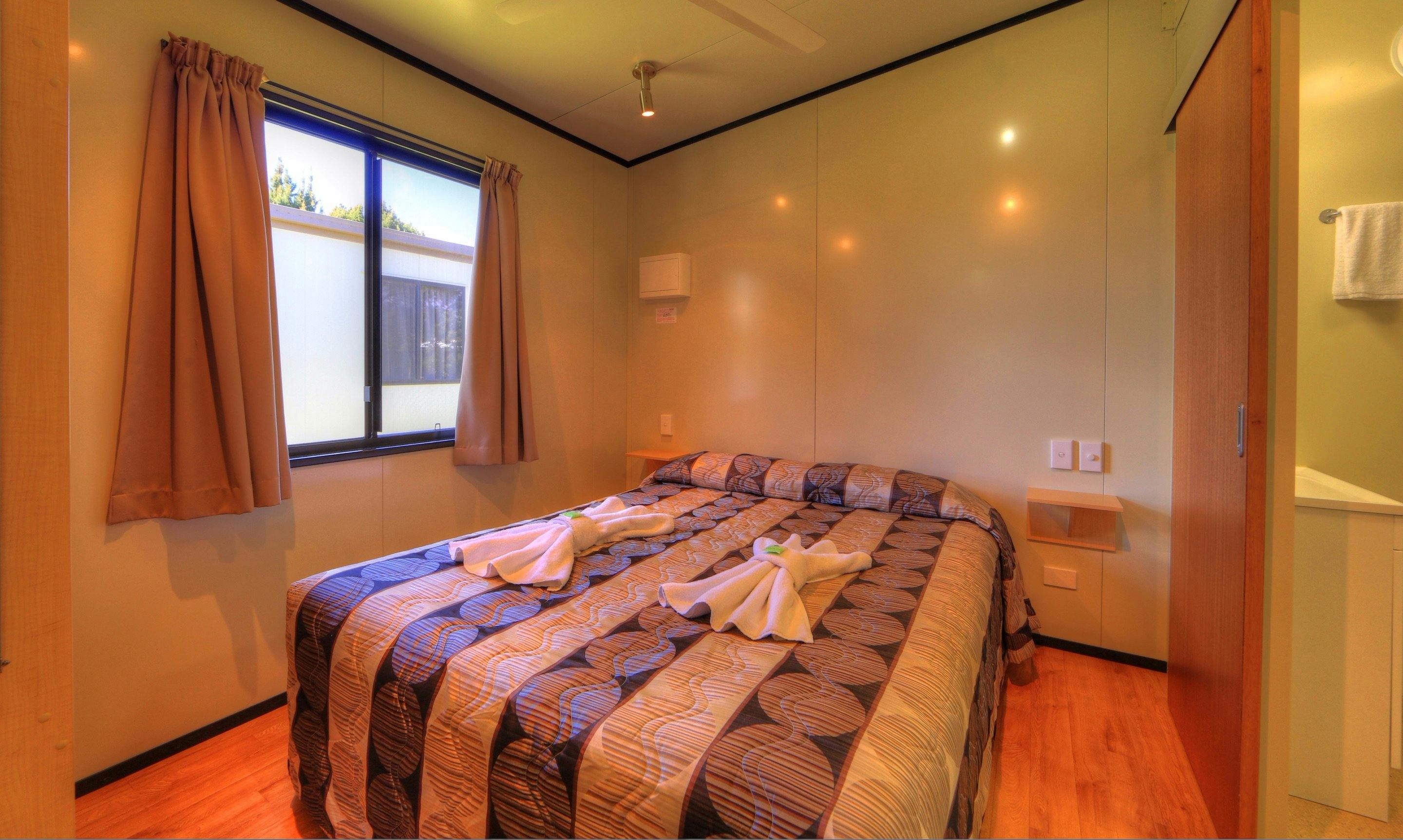 3 Bedroom Cabin - 8 Berth