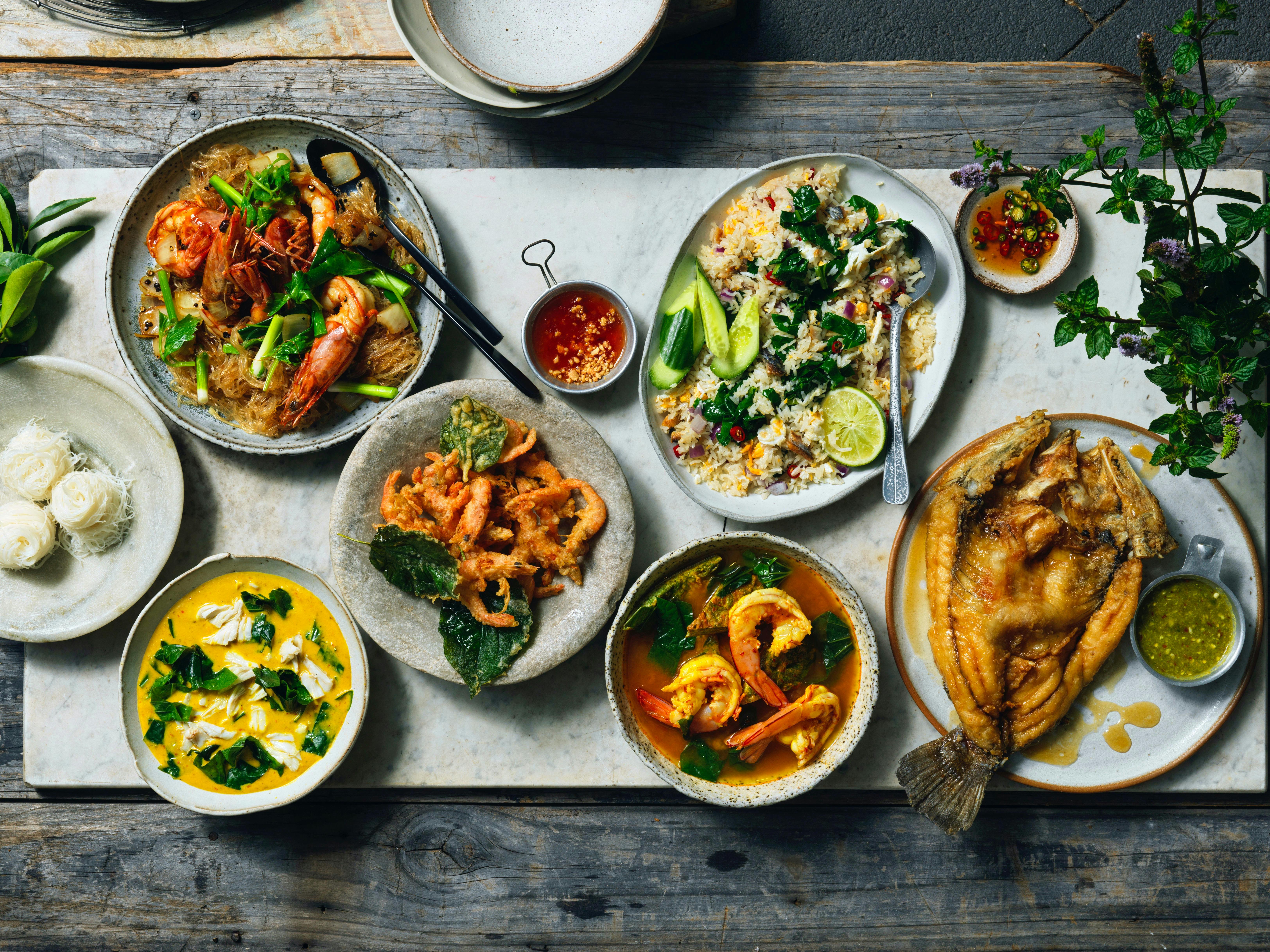 Sen Mee Padt Gong, Gang Bpu, Goong Phad, Dtom Yum Goong, Khao Padt Bpu, Bpla Todt Nahm Bpla