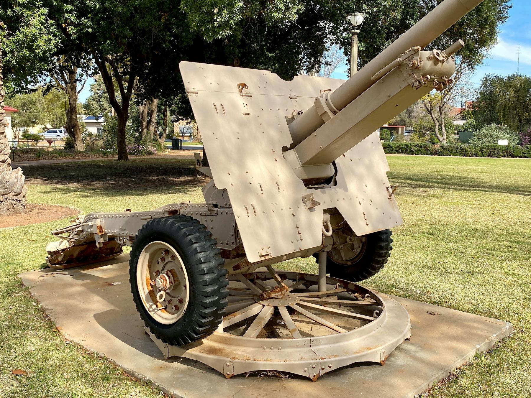 WWMG field gun eastern end facing south