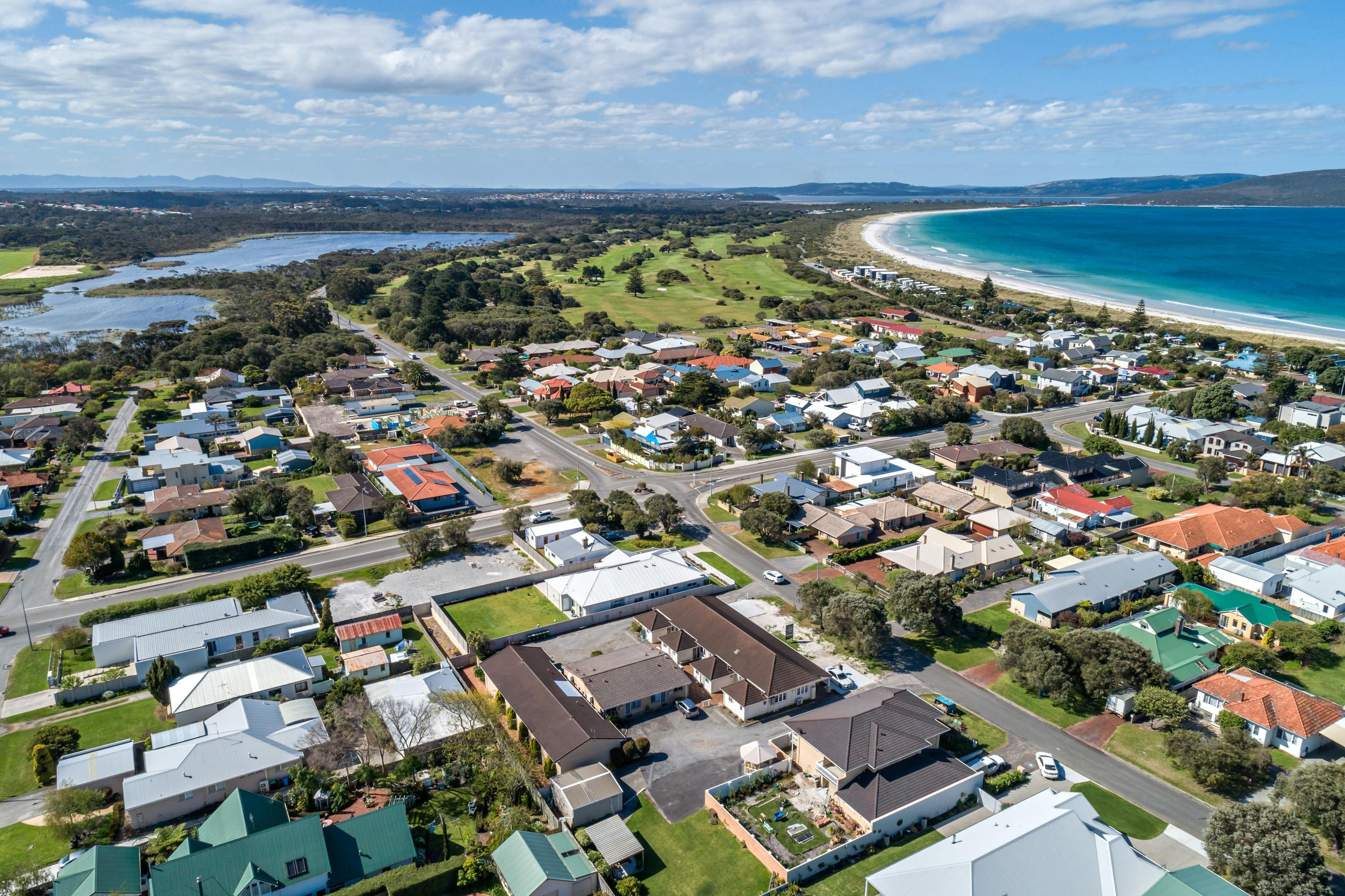 Located in the heart of Middleton Beach
