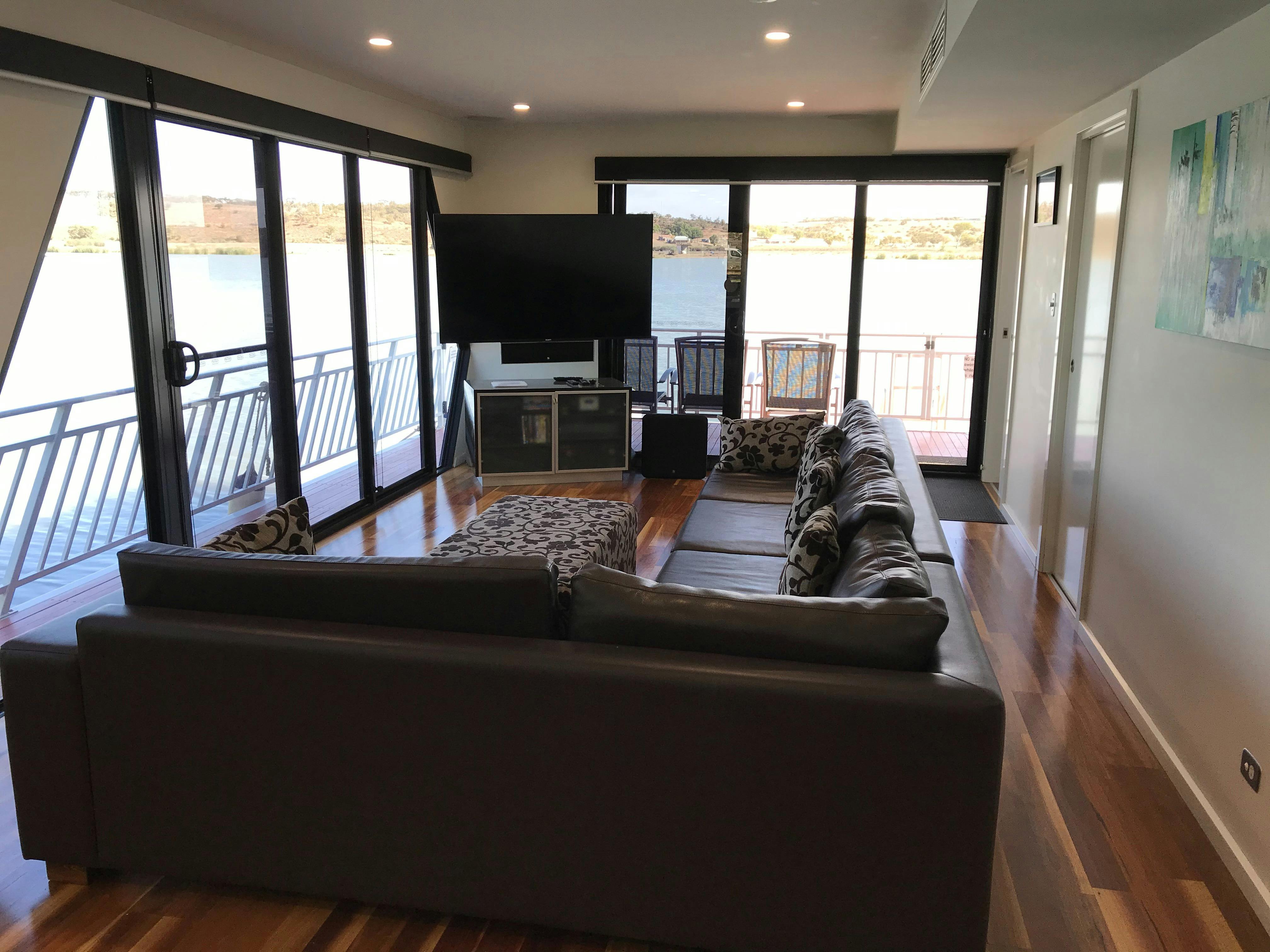 Love Life Houseboat