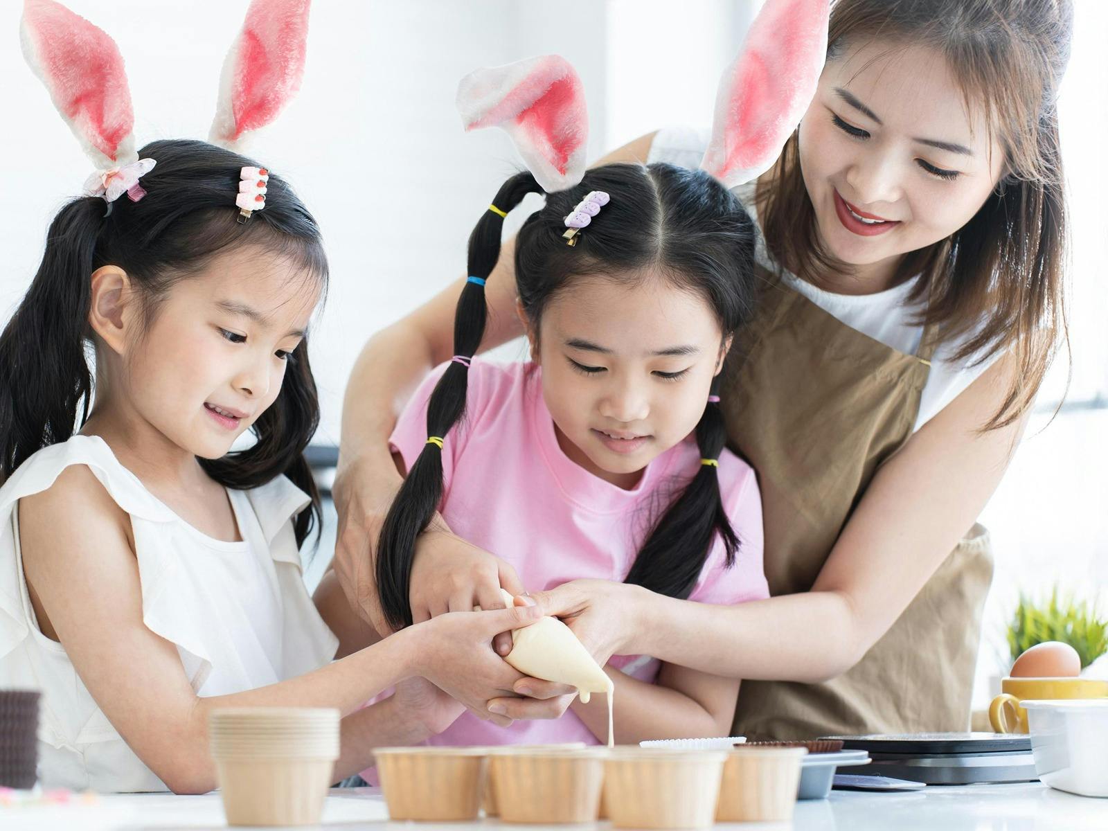 Kids Easter Cupcake Decorating
