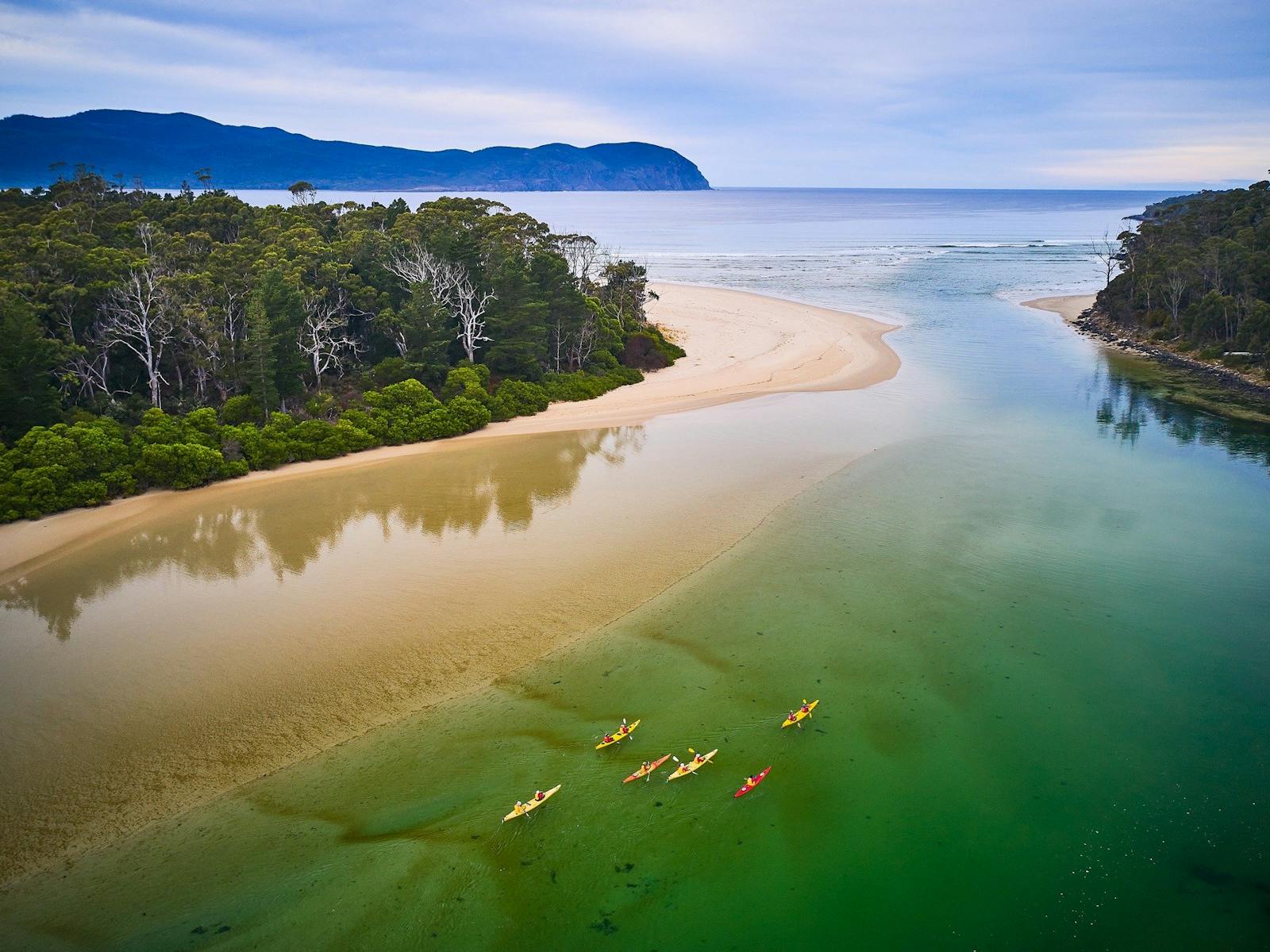 Dreamy paddling conditions on Bruny Island