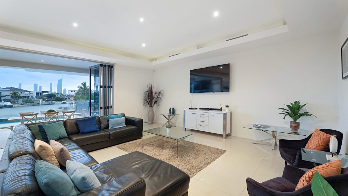 Large Lounge area