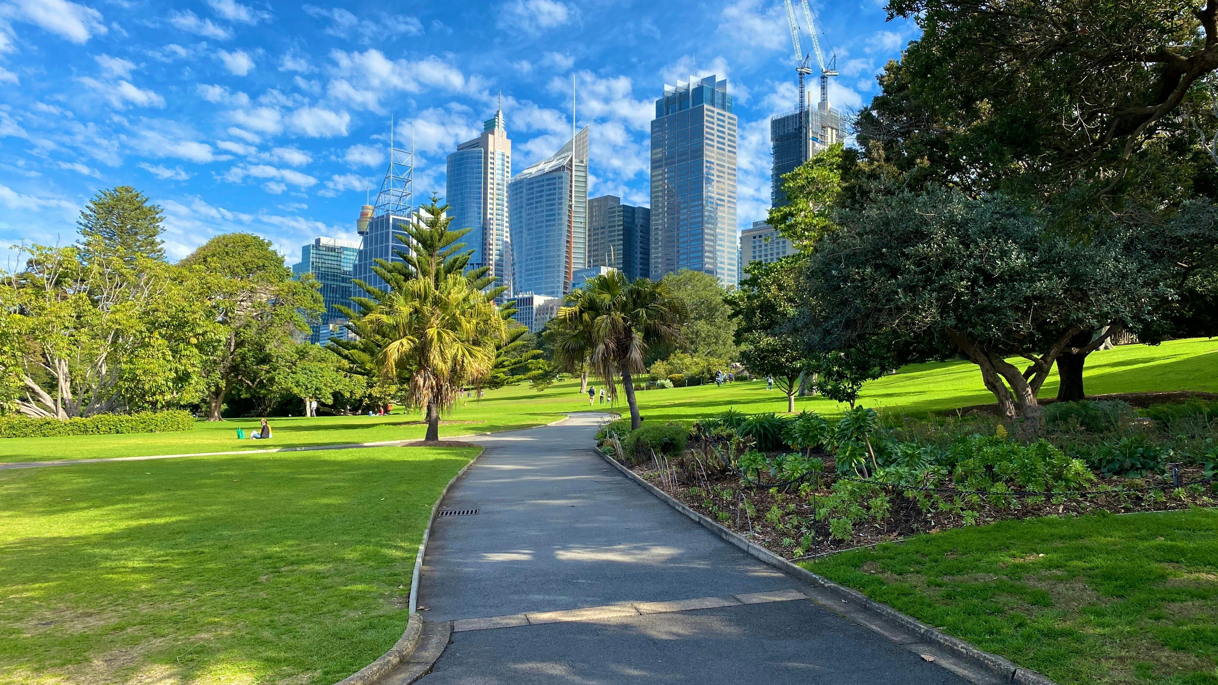 Royal Botanical Gardens, Sydney Highlights and Beach – Luxury Private Sightseeing Tour in Sydney