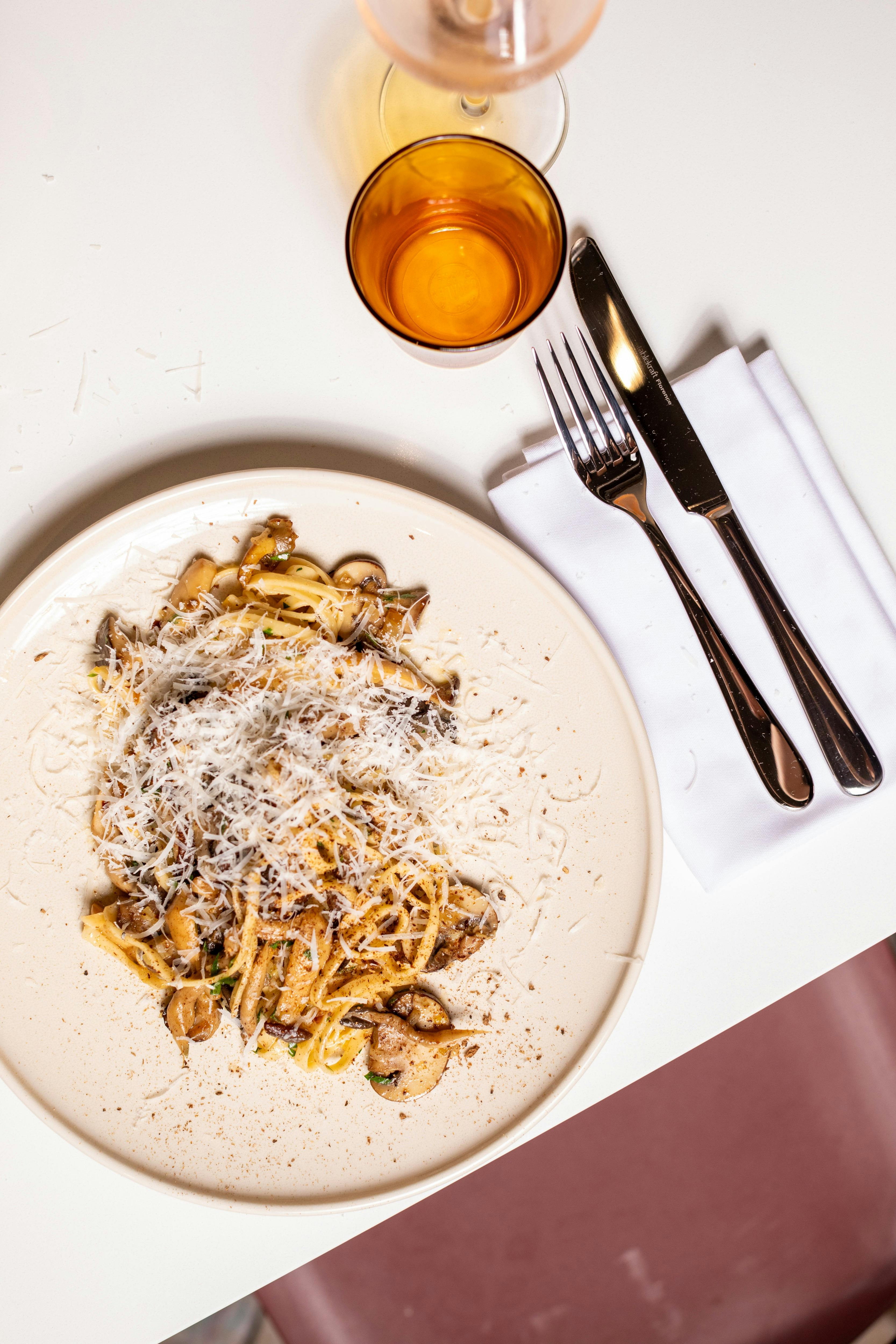 Table setting with mushroom raagu