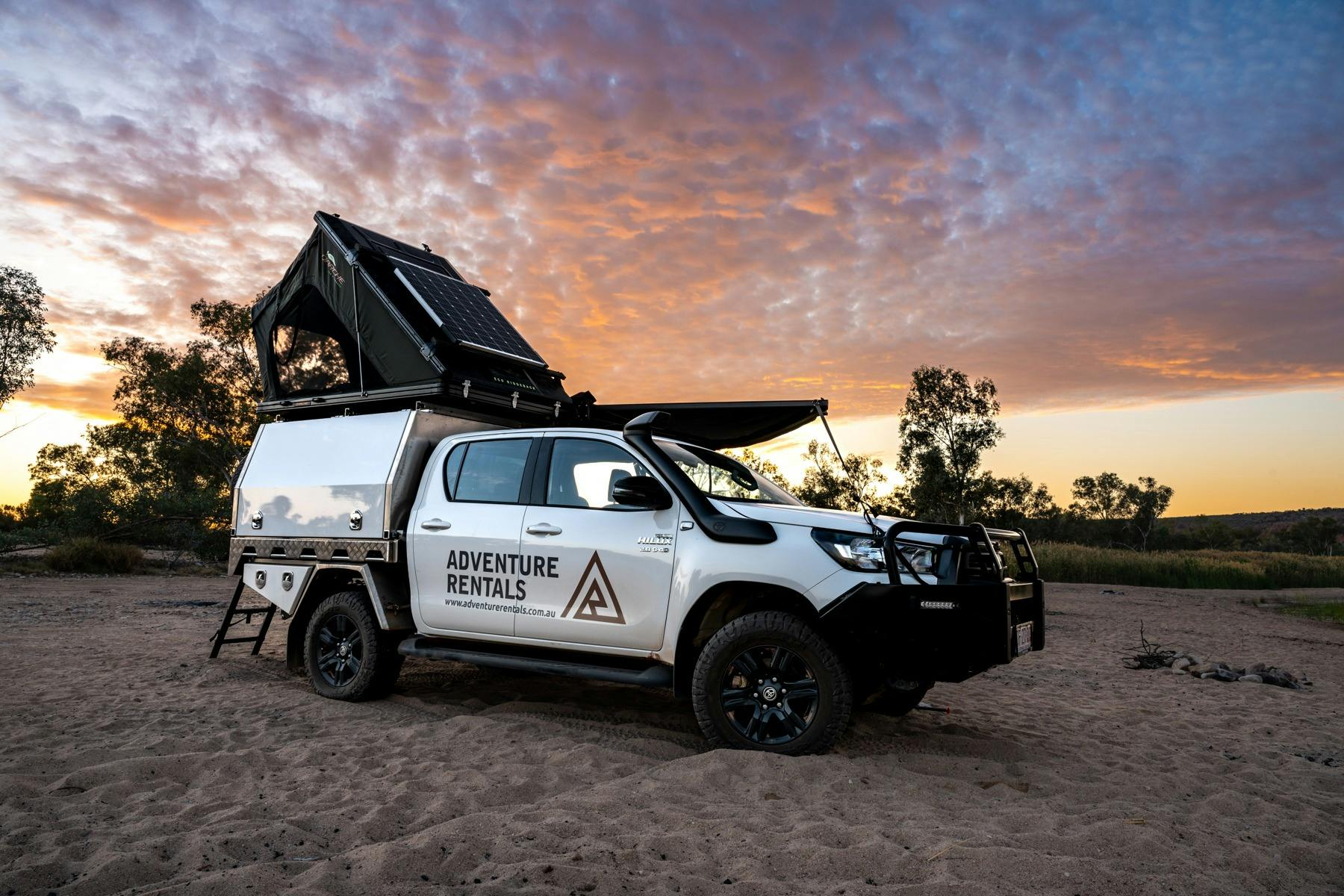 Toyota Hilux 4WD Camper Single Rooftop Tent