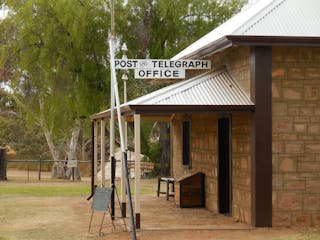 Country Charm Red Centre Discovery Tours