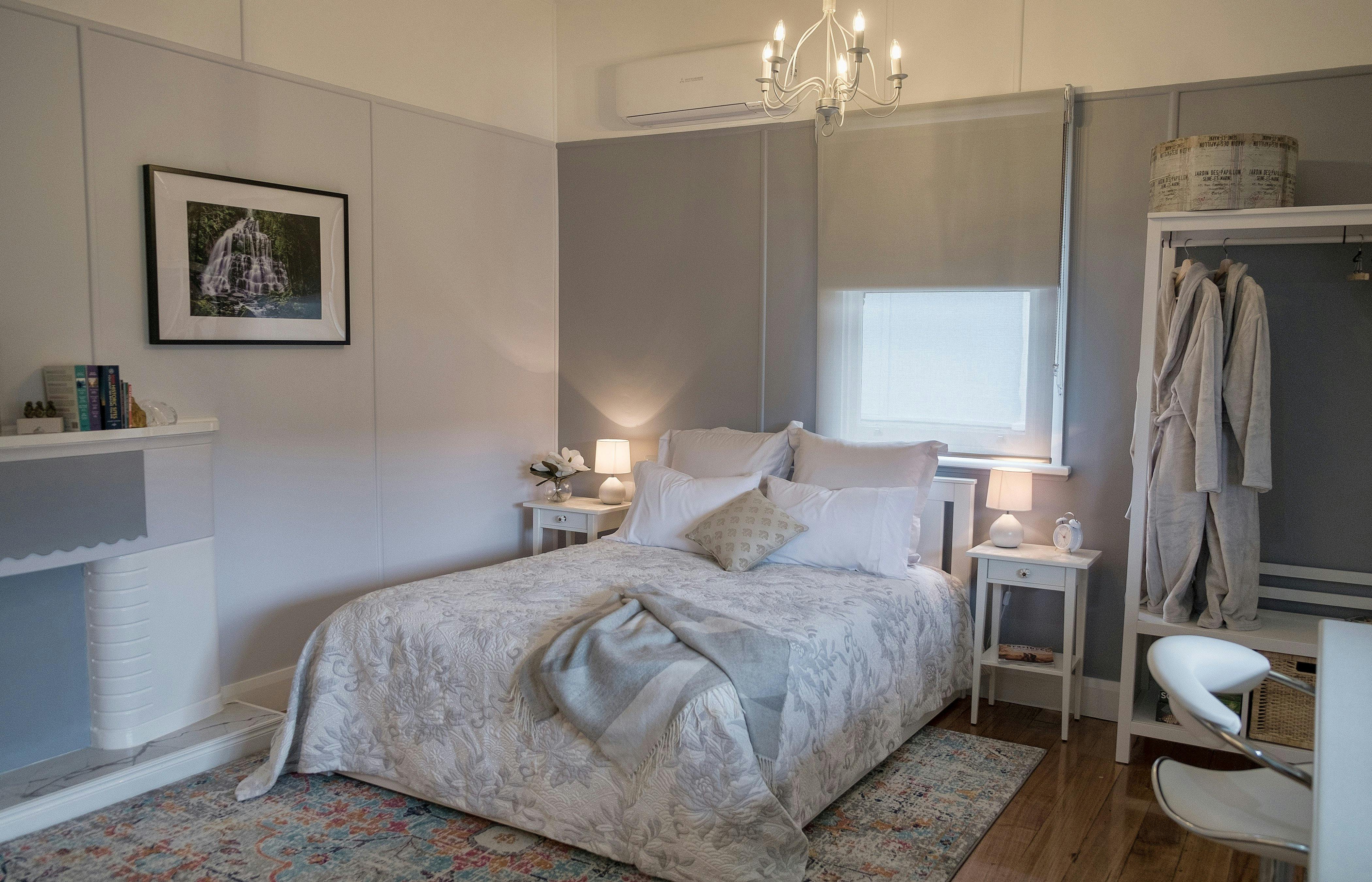 Layout of main room bedroom area