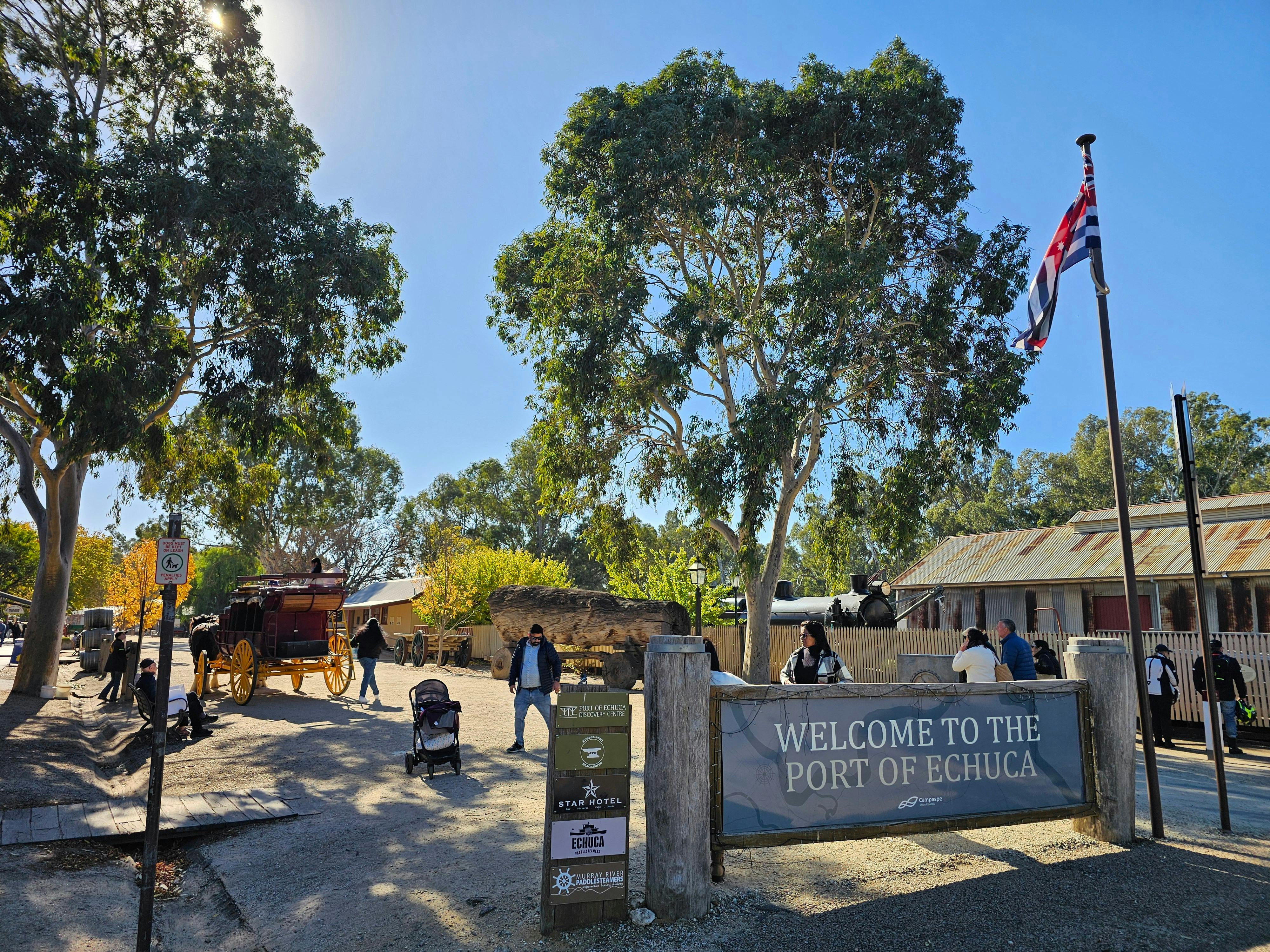 Murray River Paddle Steamers and Wine Tour