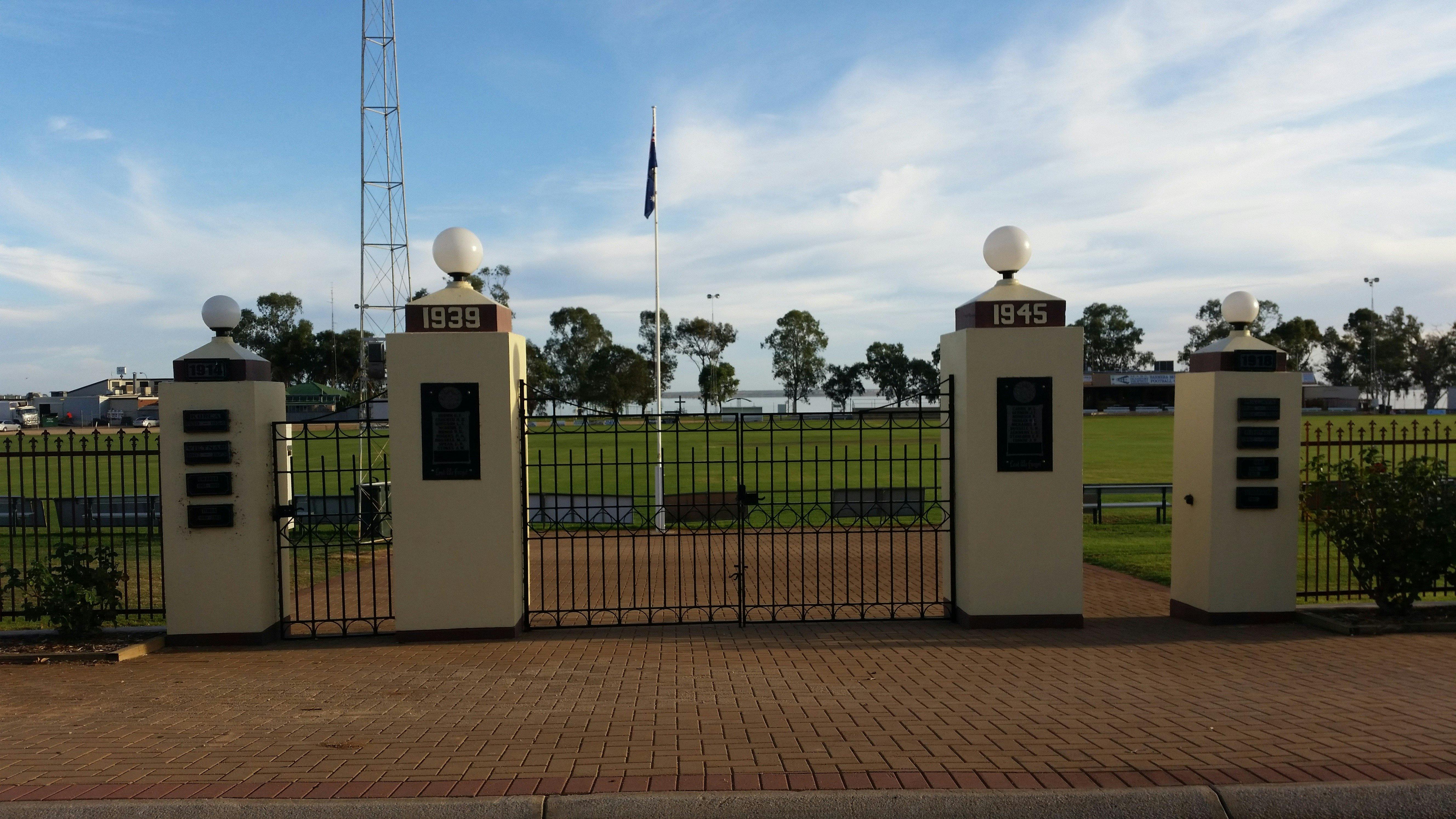 Barmera Memorial Gates BIG4 Loxton Riverfront Holiday Park BIG4