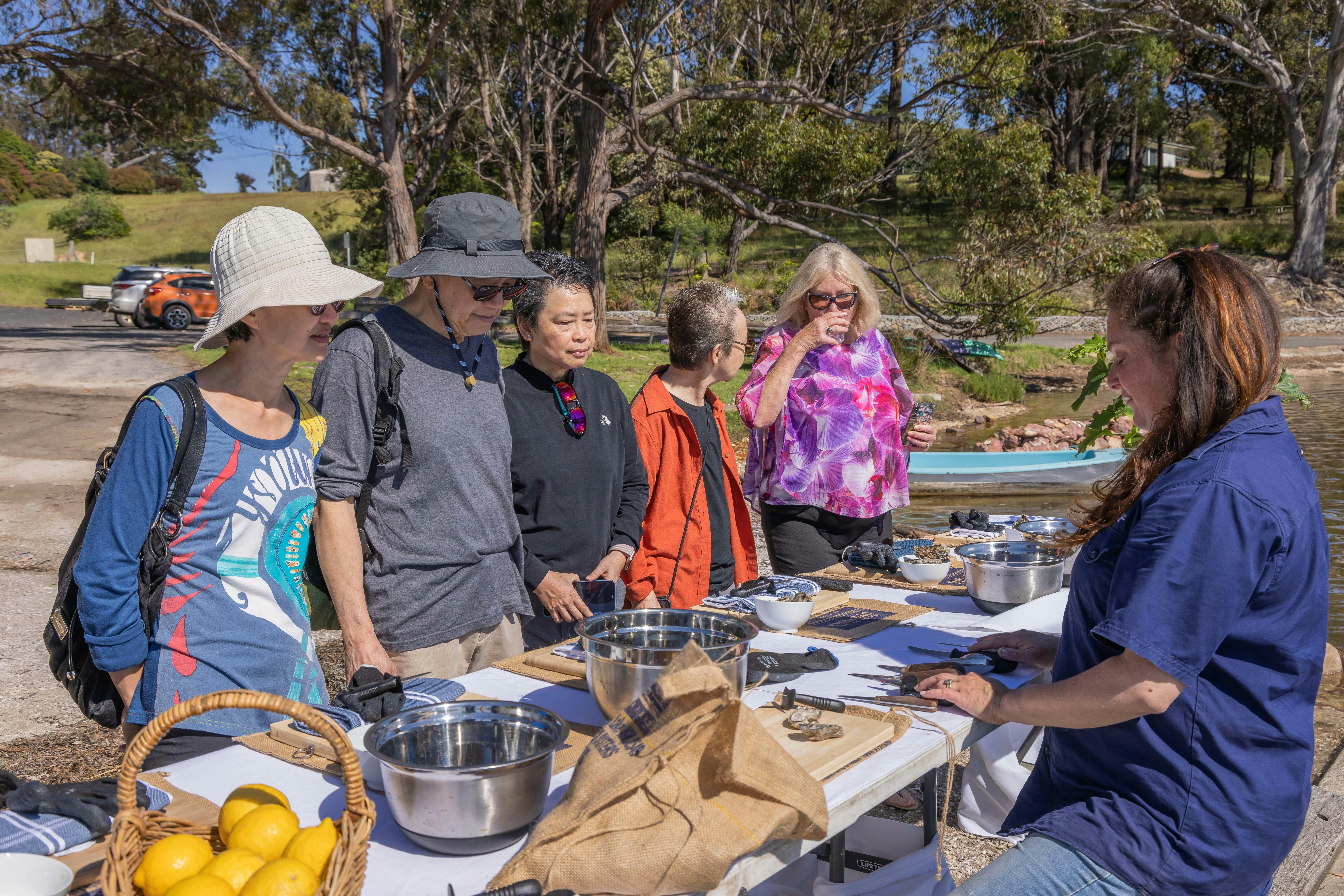 Oyster school - Learn, shuck, taste, slurp