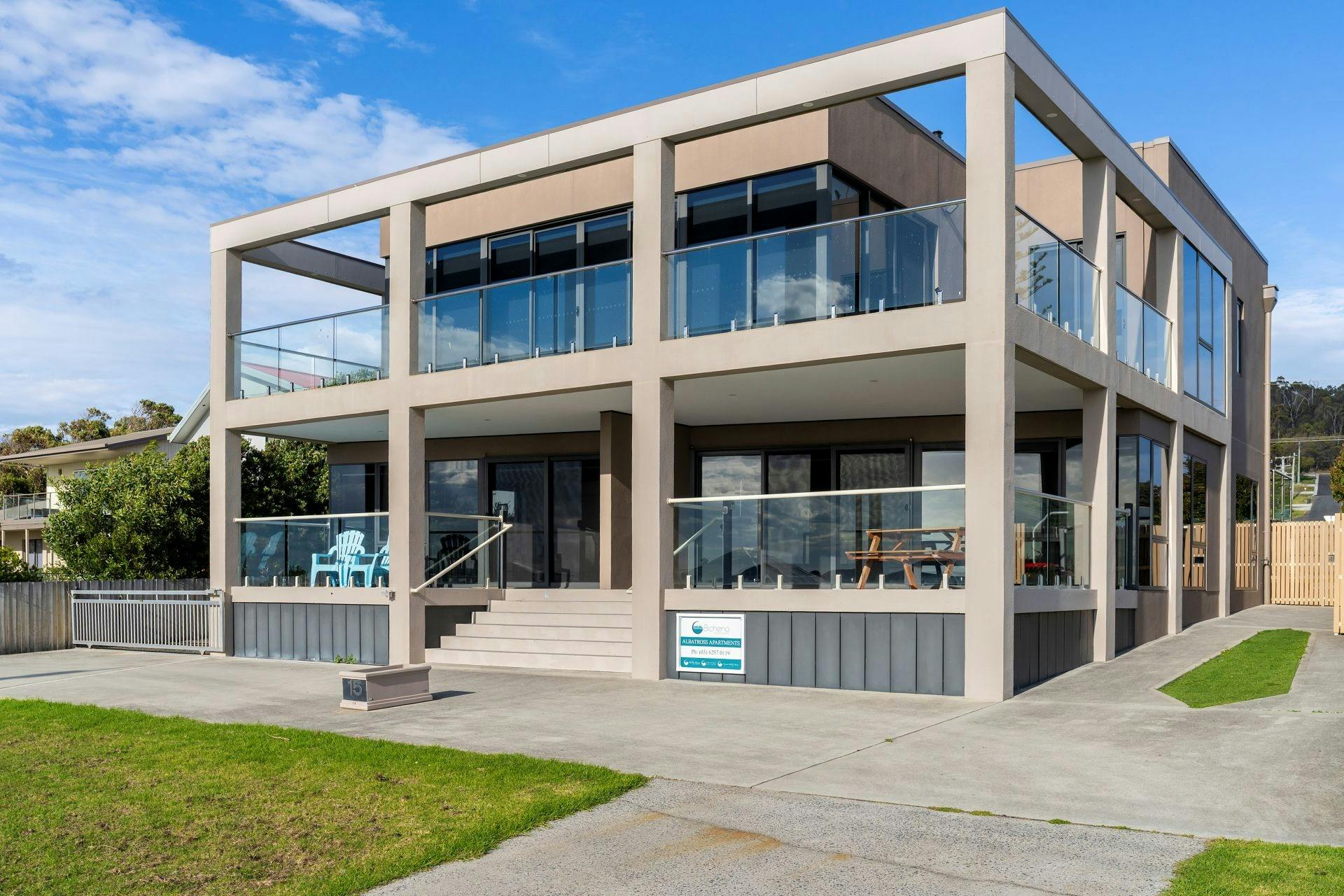 Albatross Apartments, Unit 2