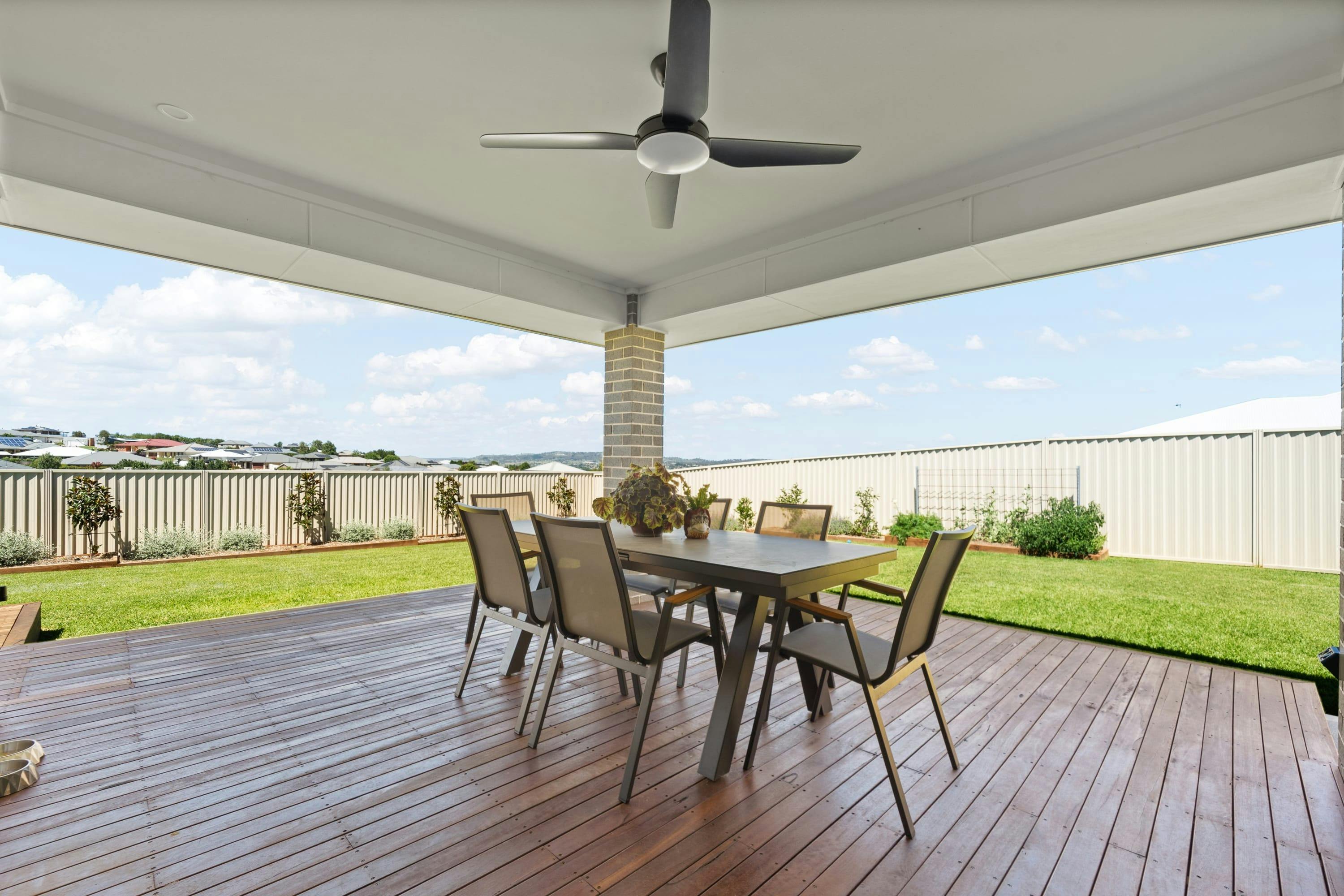 Outdoor dining furniture with outdoor fan, undercover