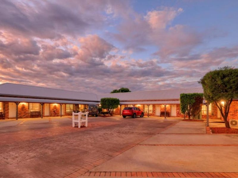 Country Gardens Motor Inn
