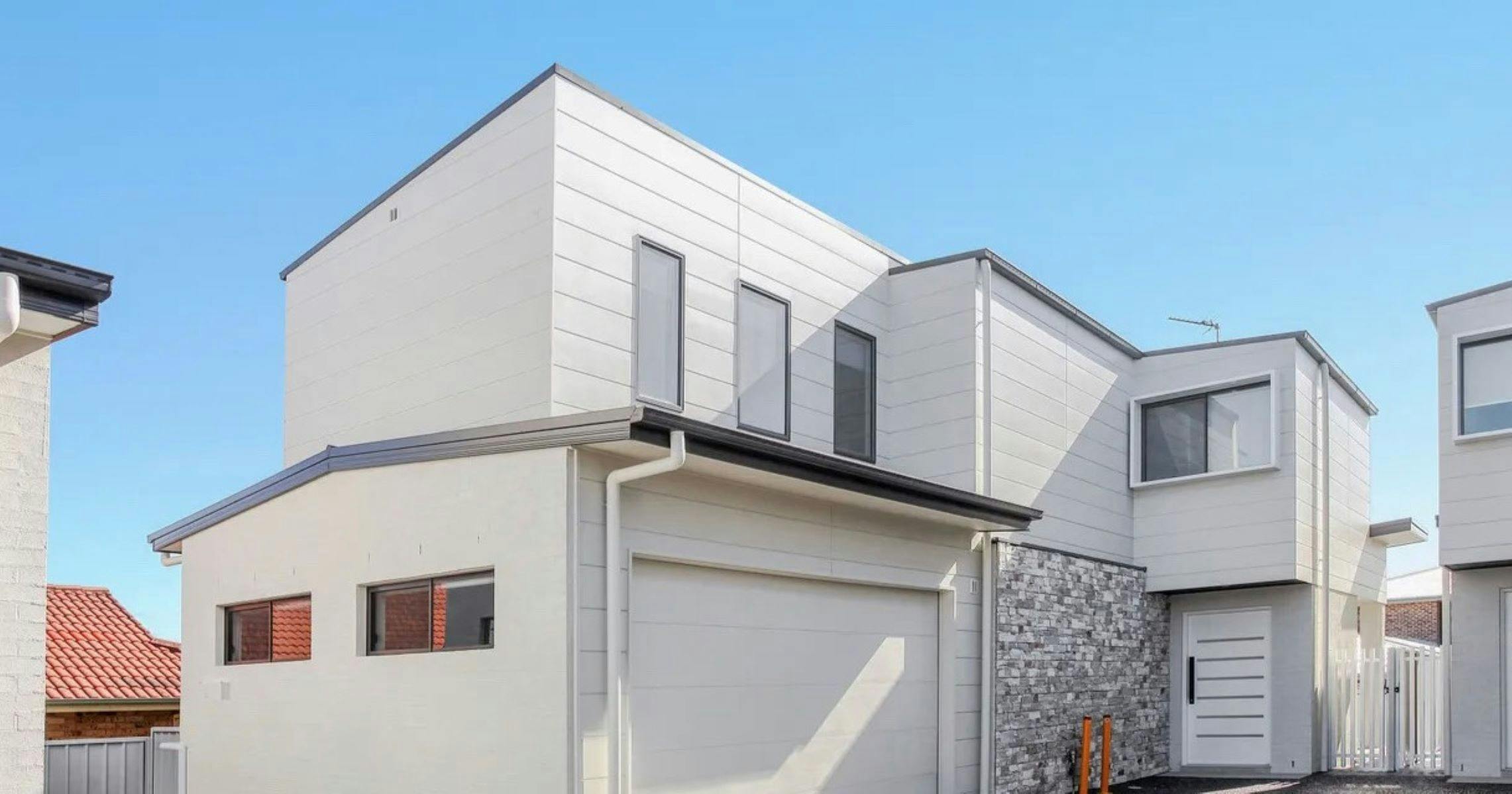 Frontage of Beach Side Luxury at the Point, Barrack Point, Shellharbour