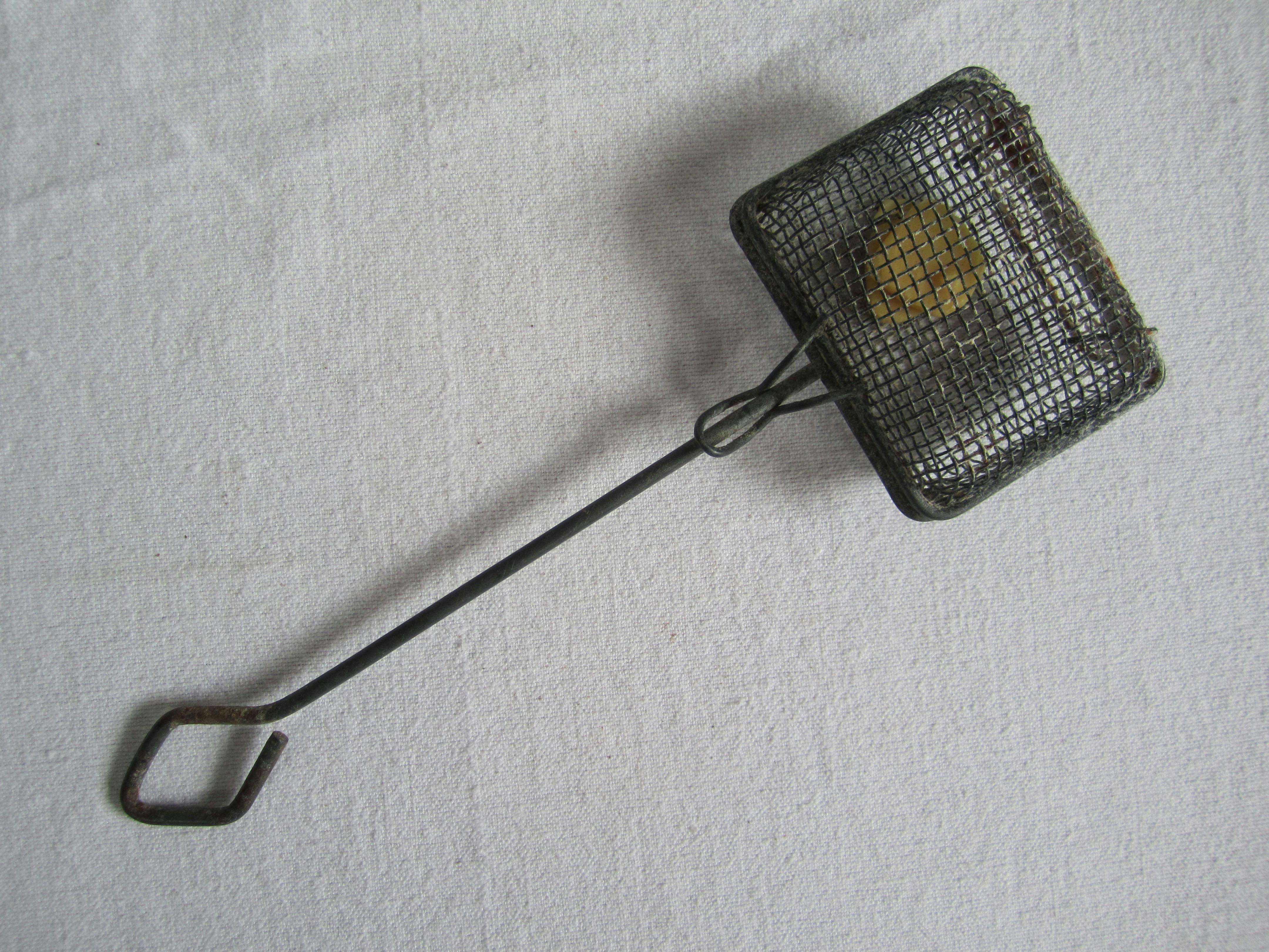 Before washing powders - a soap saver with soap to create suds