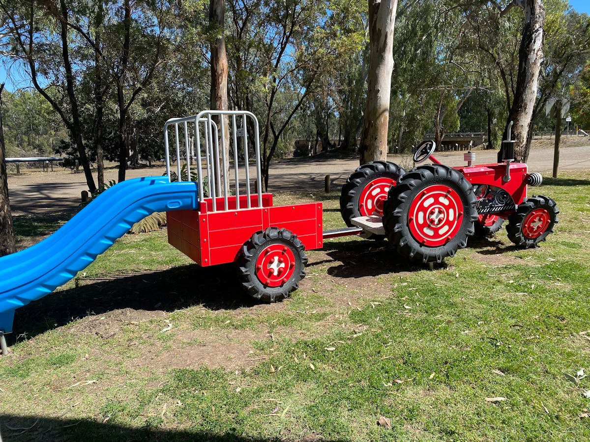 New play equipment, Apex Park