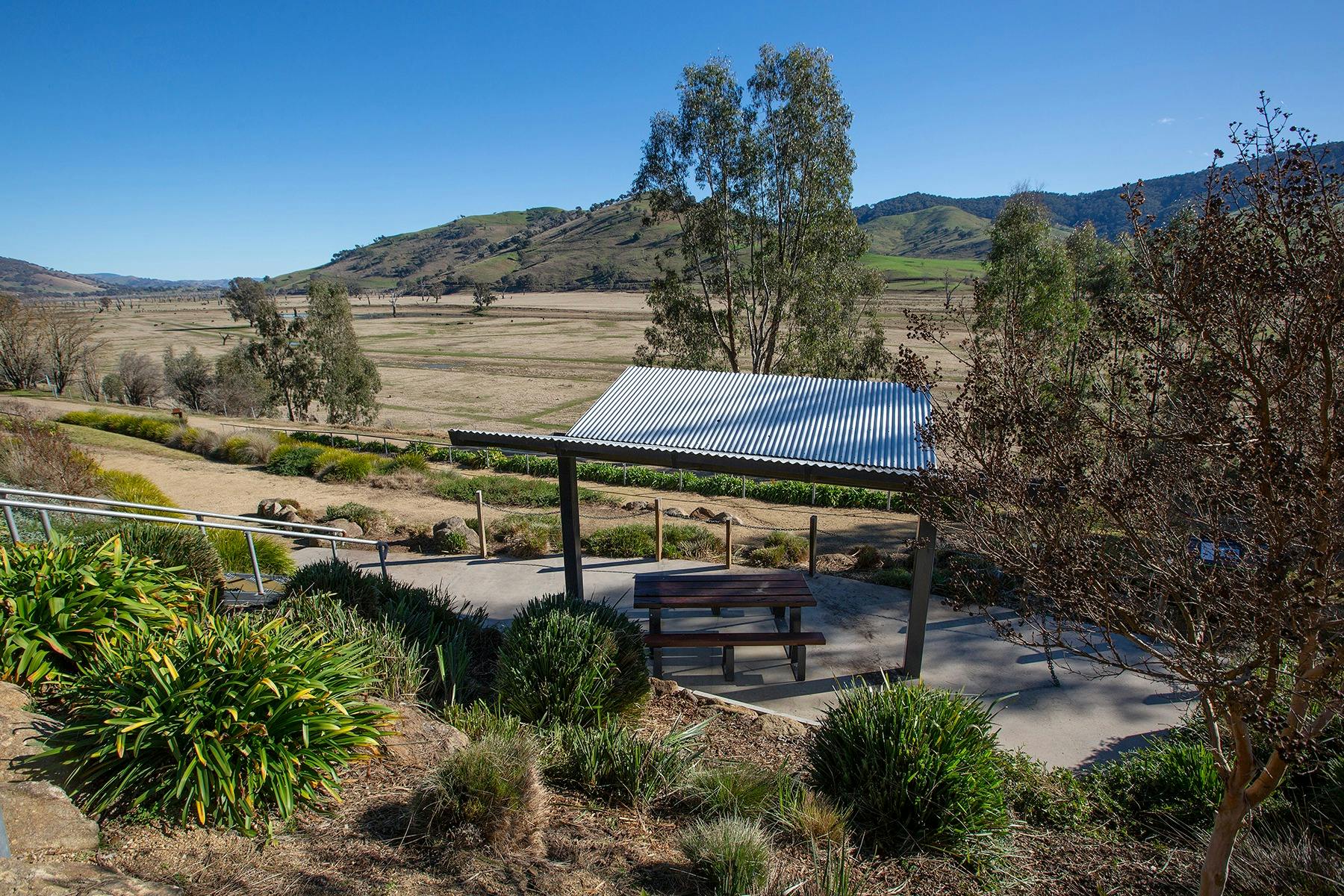 Old Tallangatta Lookout shelter