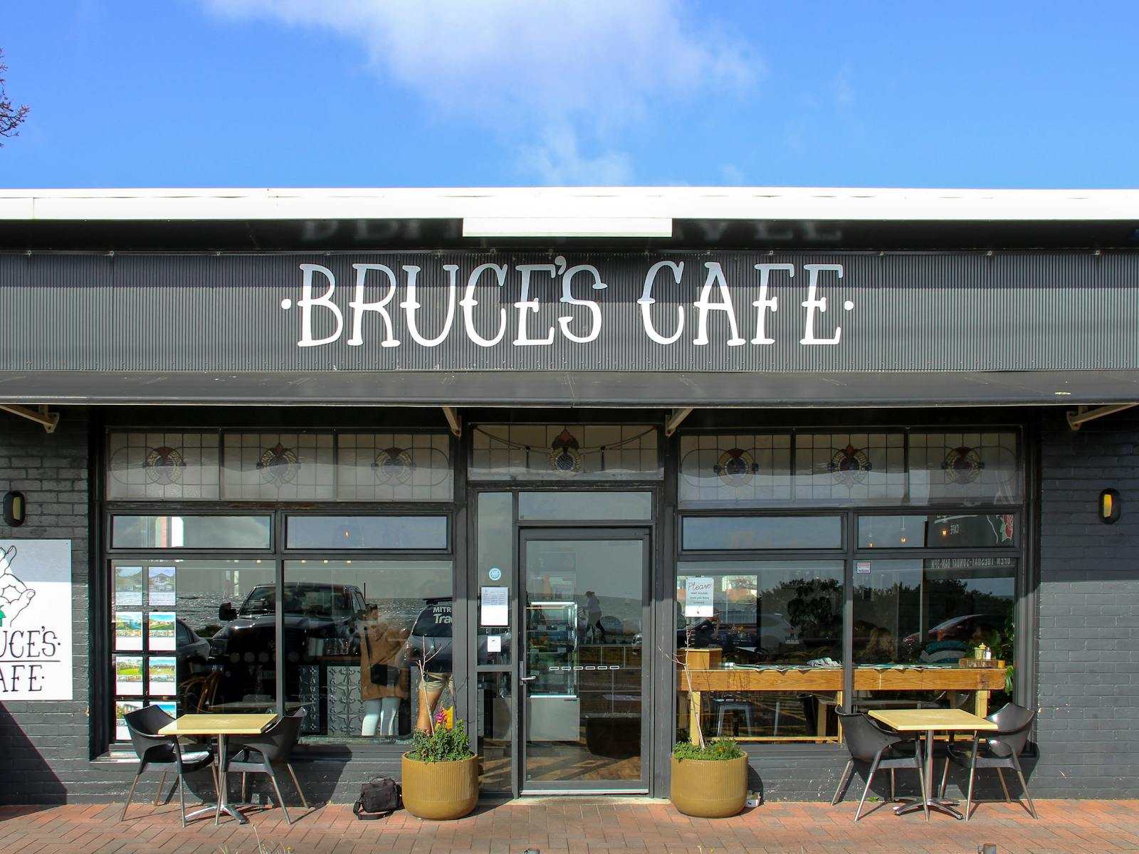 Bruce's Cafe extrior