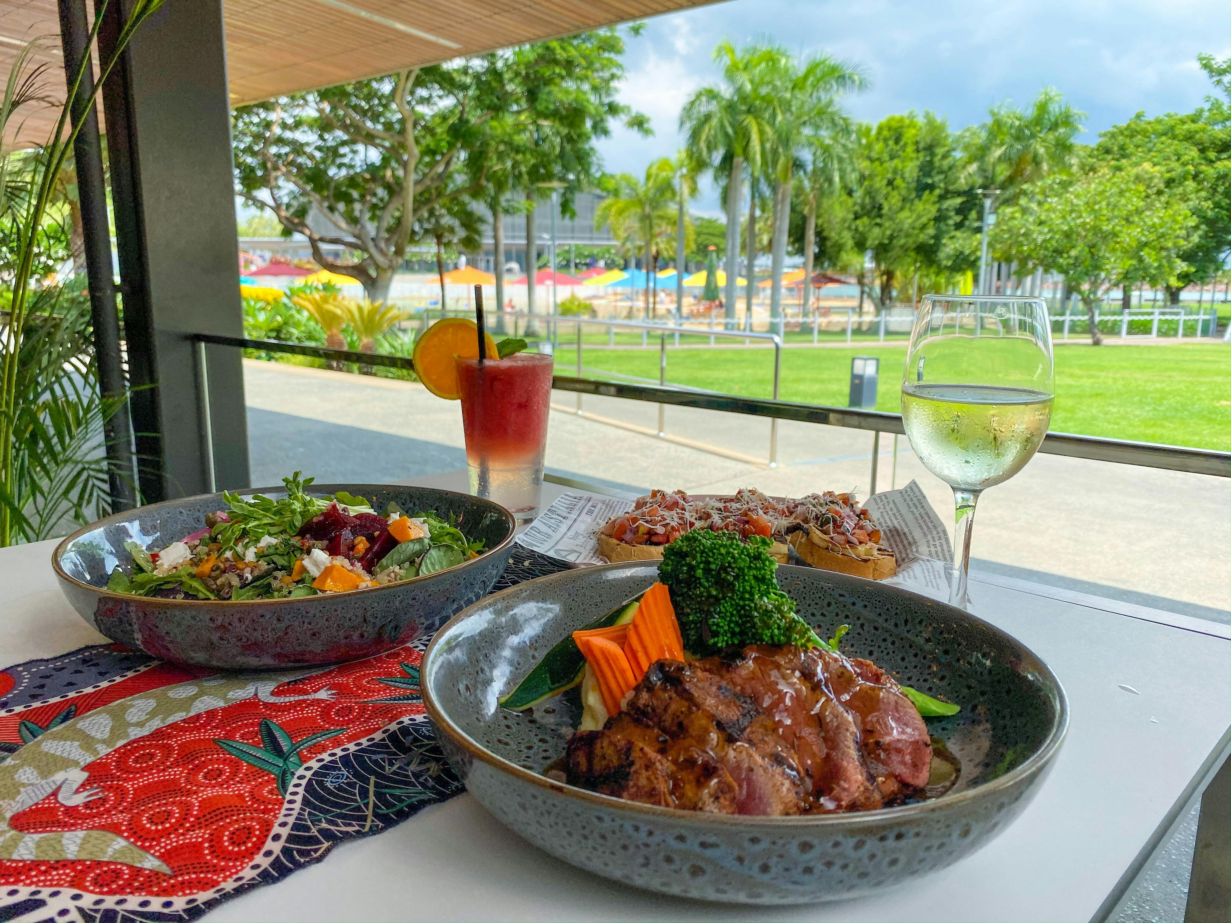 Curve Restaurant & Bar
