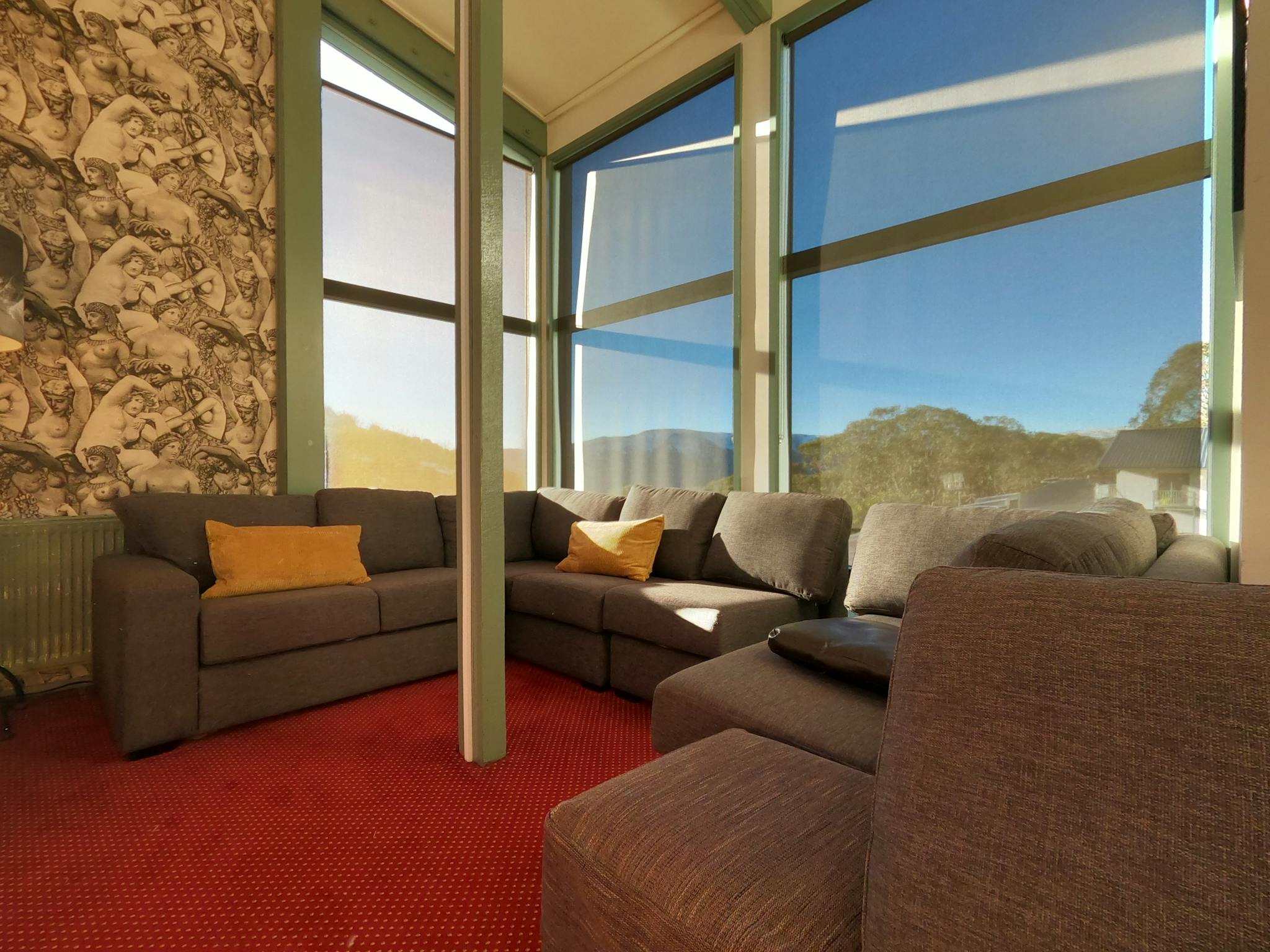 Mezzanine lounge