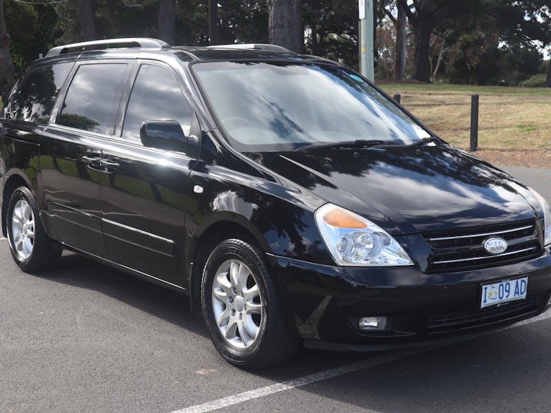 OPTION 1 - KIA GRAND CARNIVAL