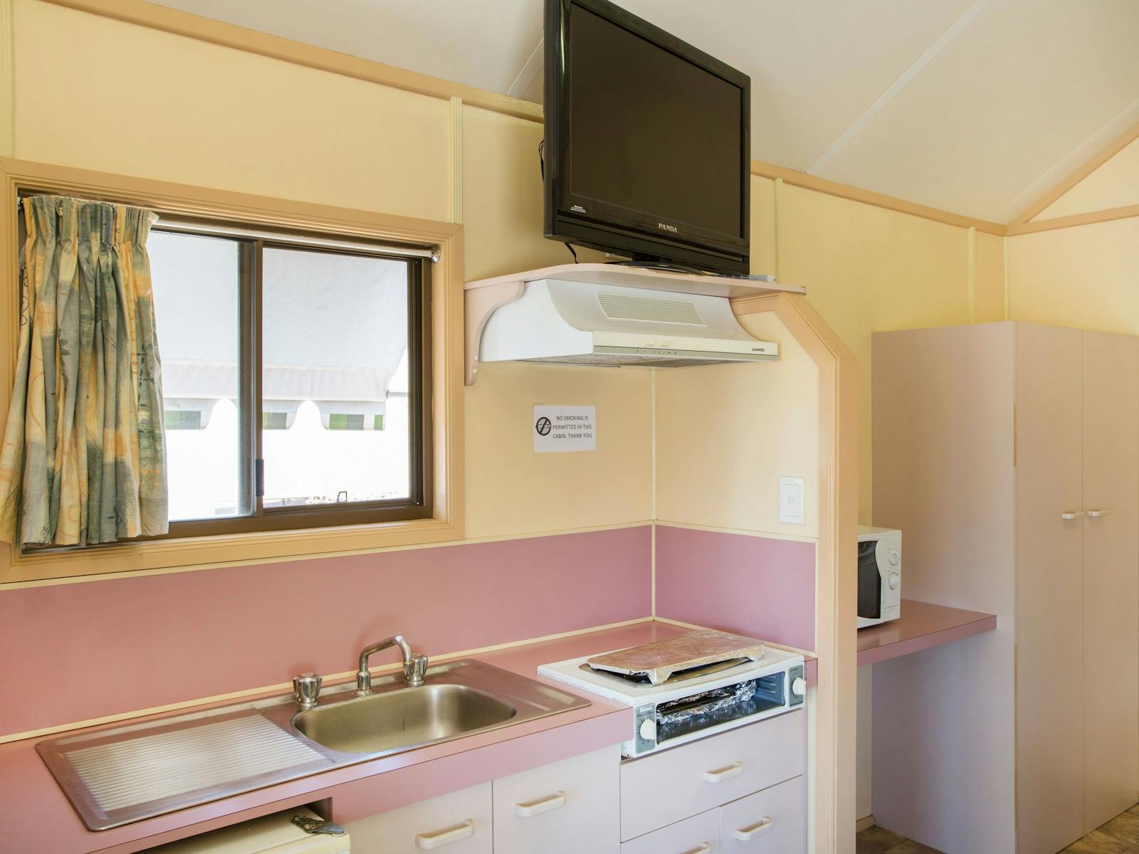 Discovery Parks - Cloncurry - Standard Cabin