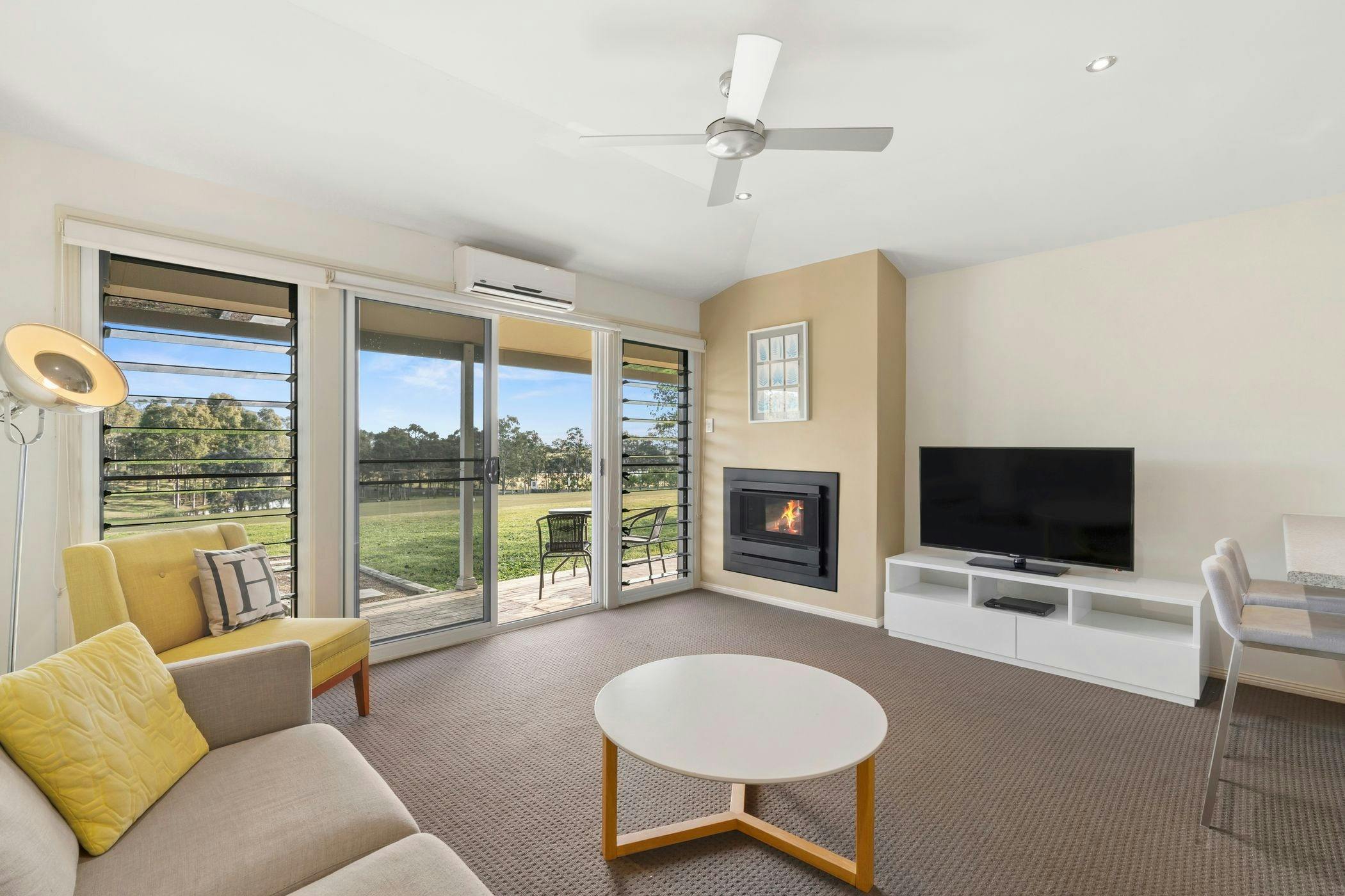 帶壁爐的休息區