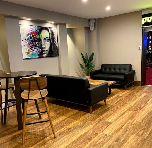Legends Bar