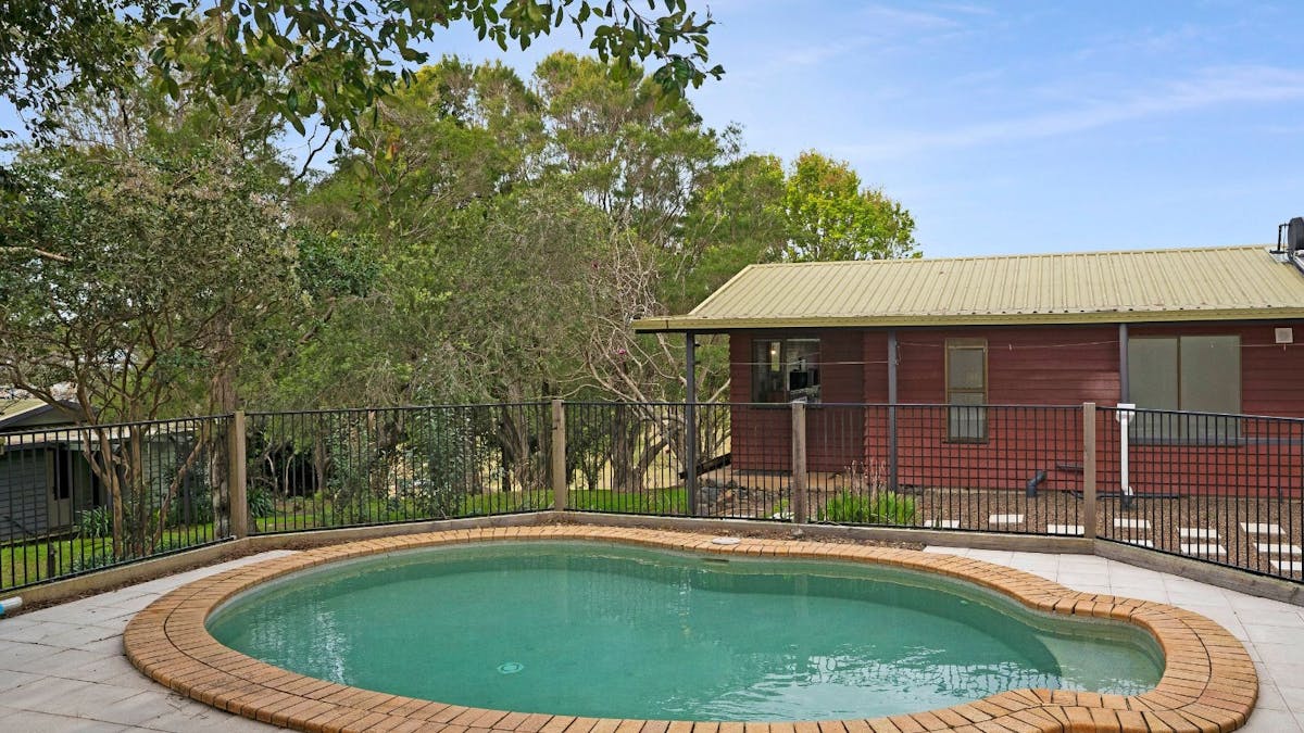 Swimming pool
